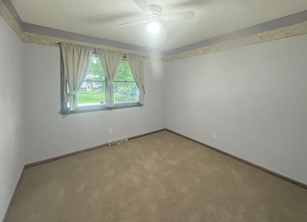 3912 Brookside Drive