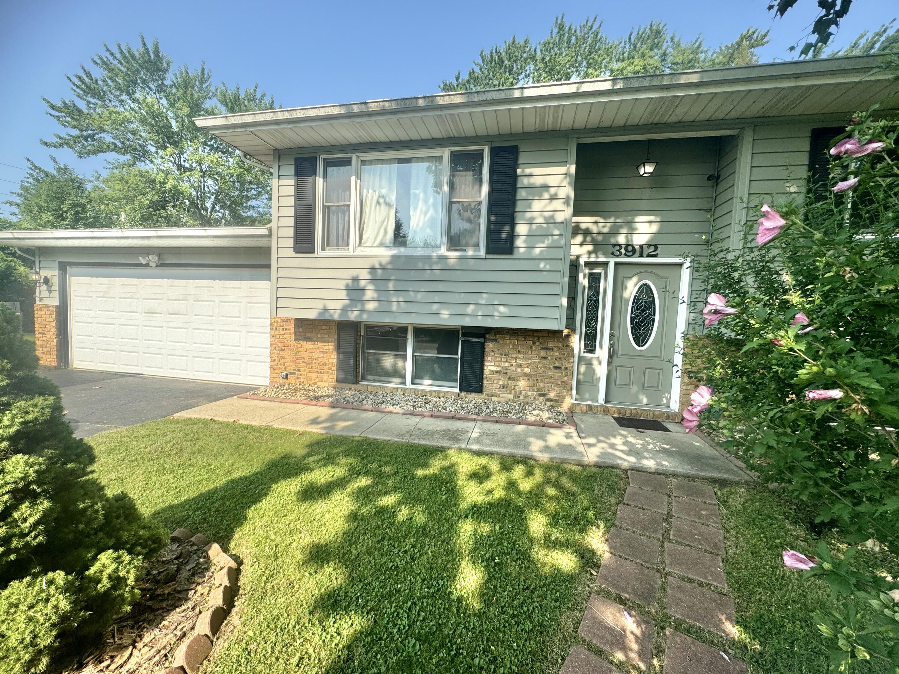 3912 Brookside Drive