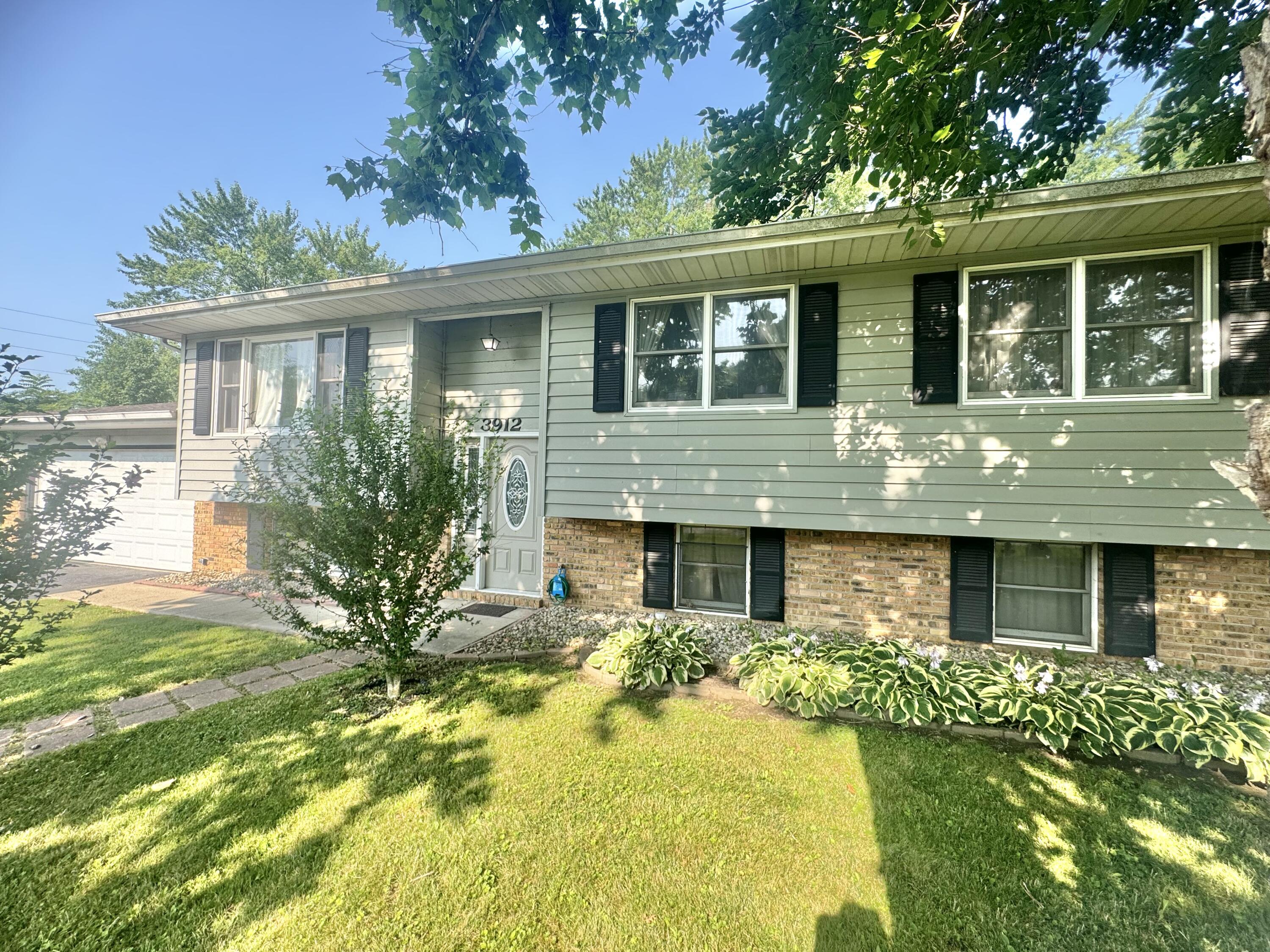 3912 Brookside Drive