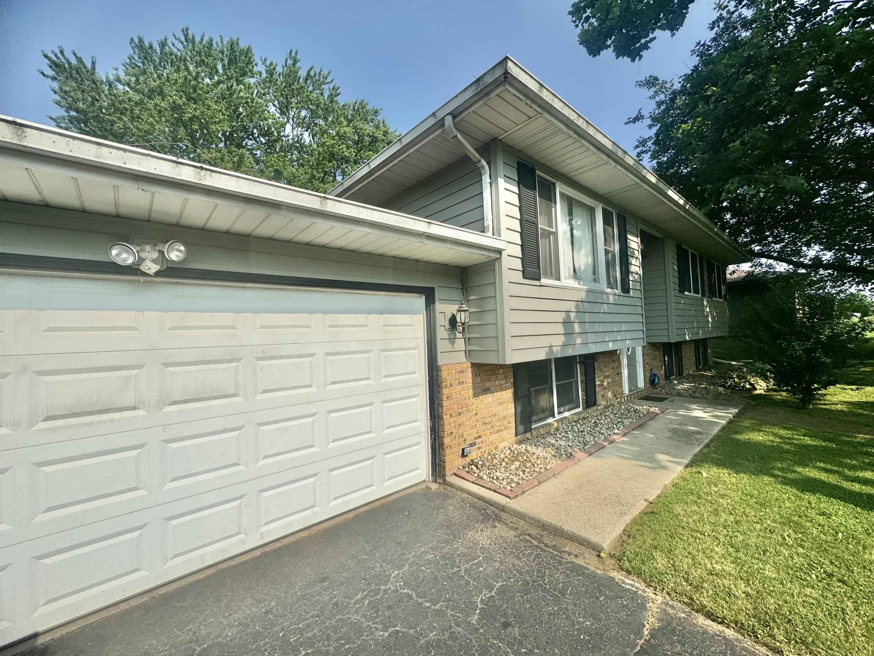 3912 Brookside Drive