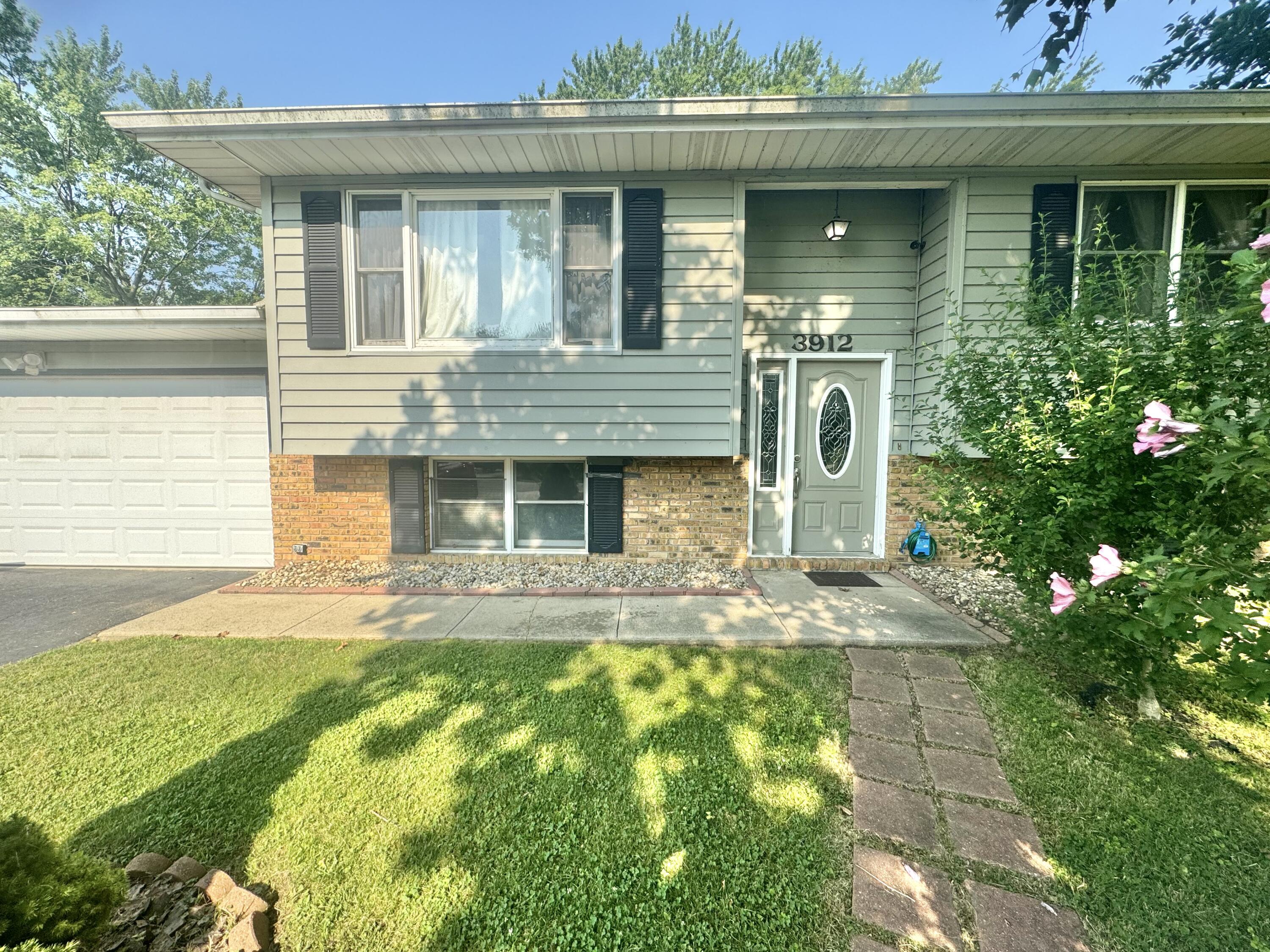 3912 Brookside Drive