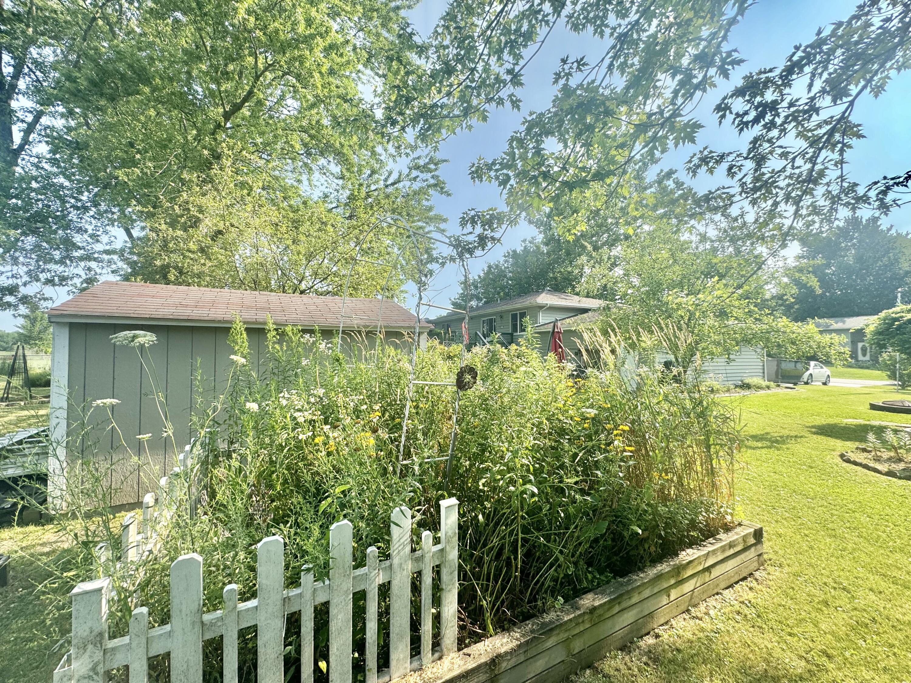 3912 Brookside Drive