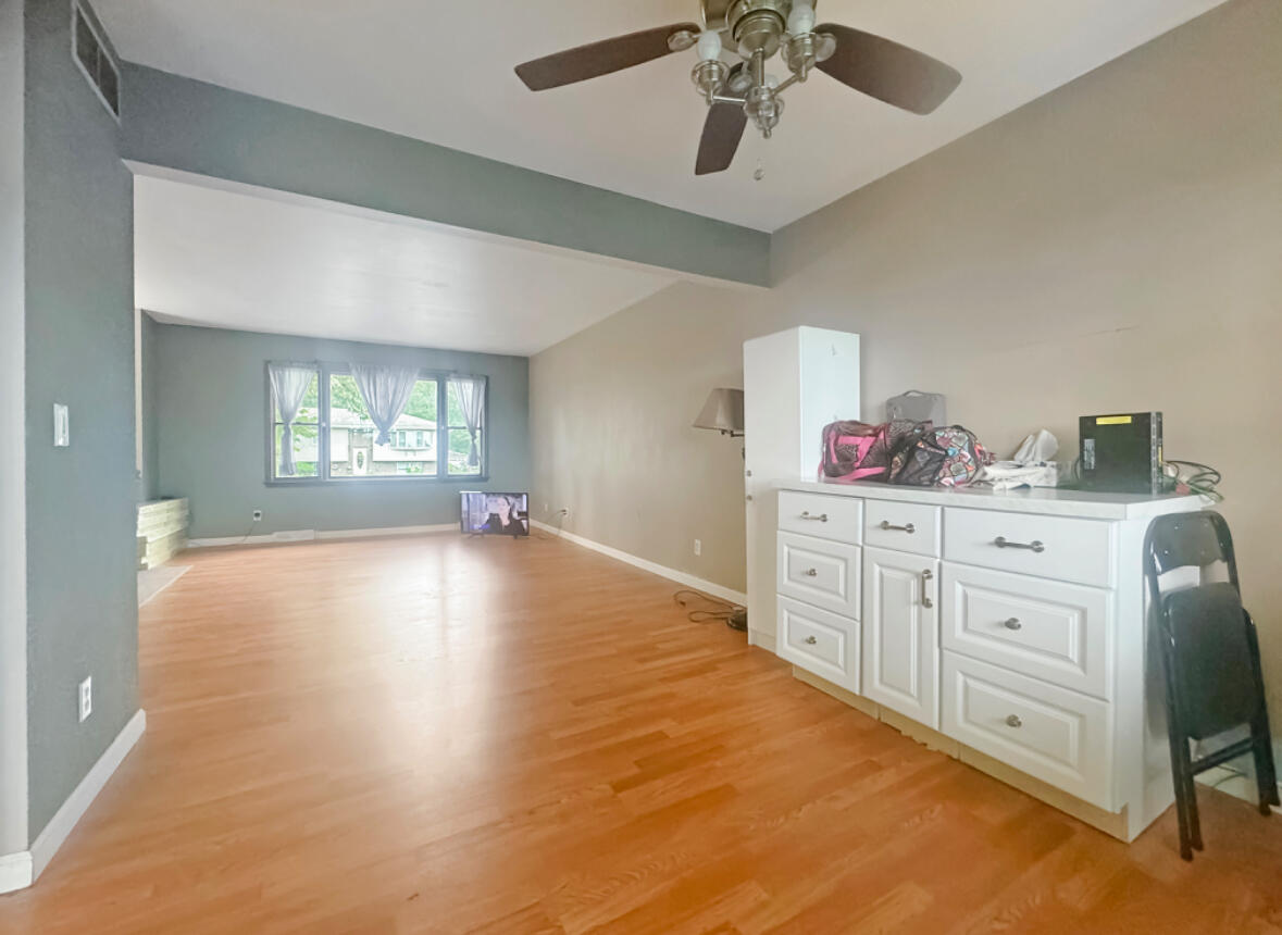 3912 Brookside Drive