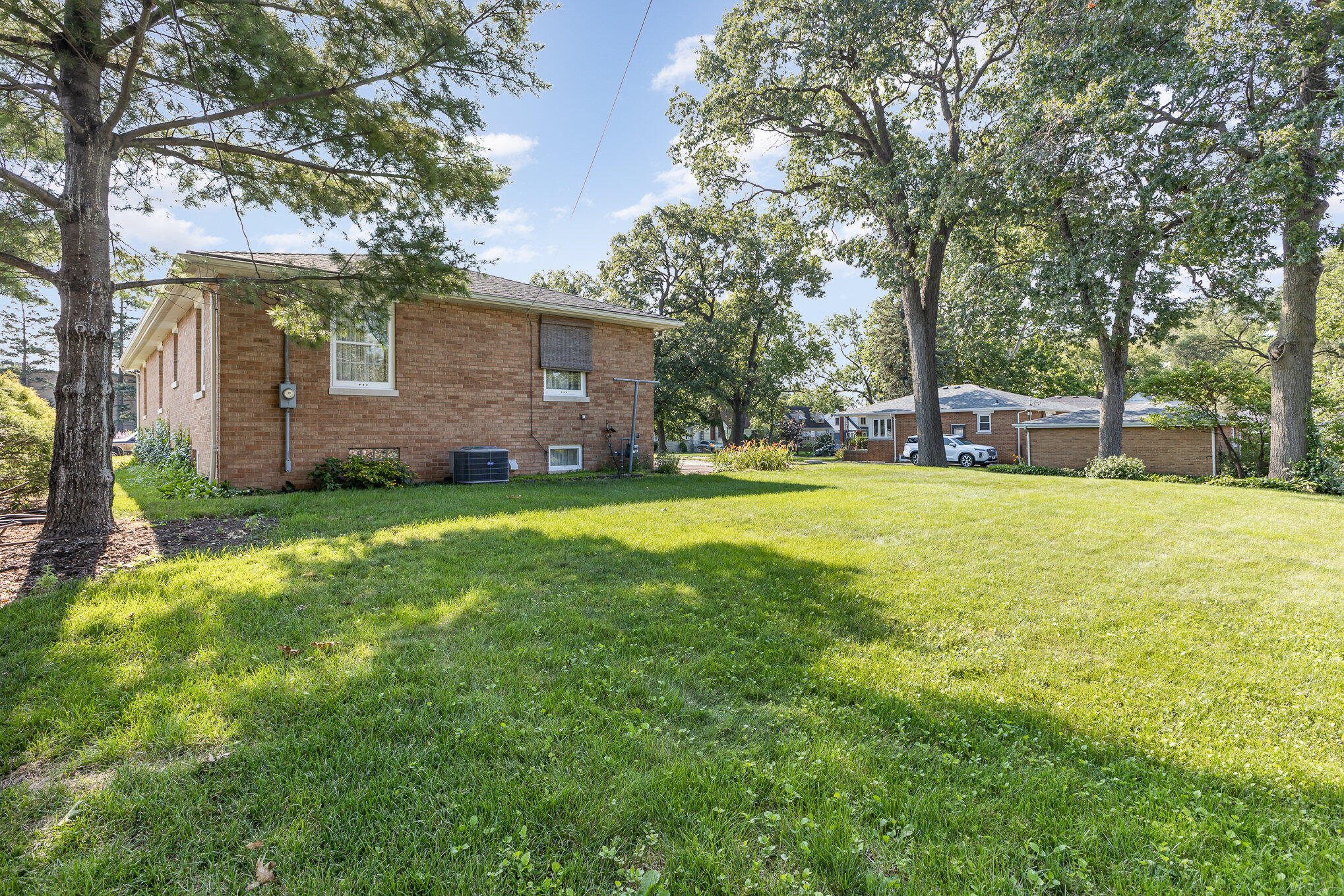 6920 SCHNEIDER Avenue