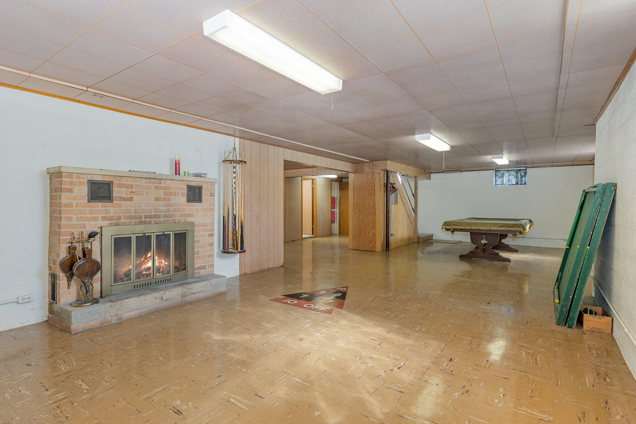 6920 SCHNEIDER Avenue