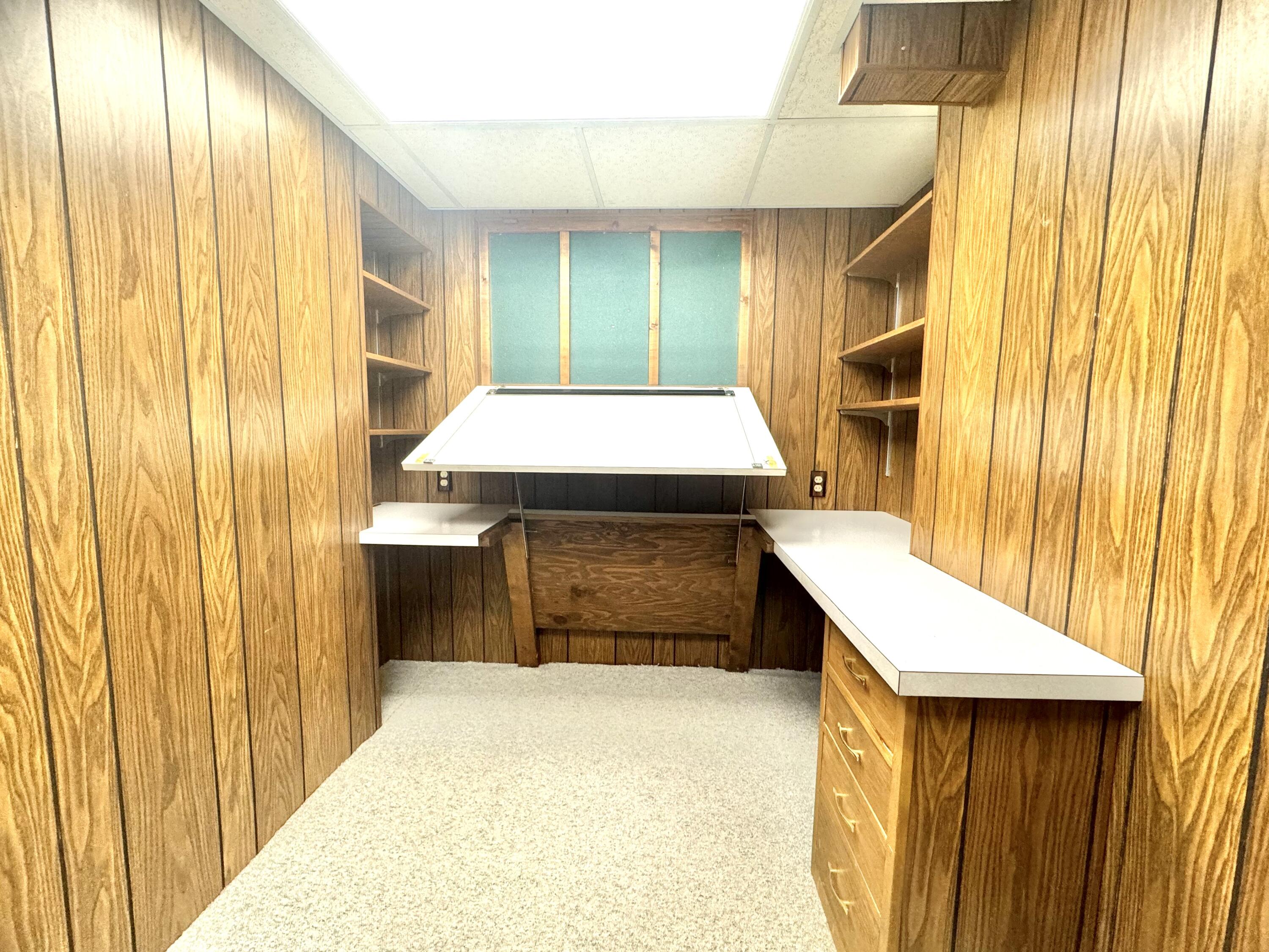 6920 SCHNEIDER Avenue