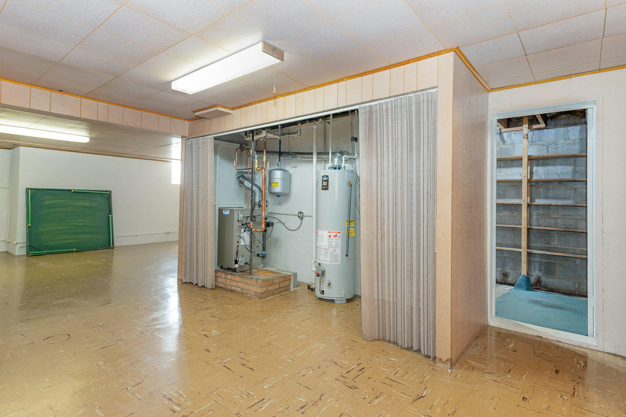 6920 SCHNEIDER Avenue