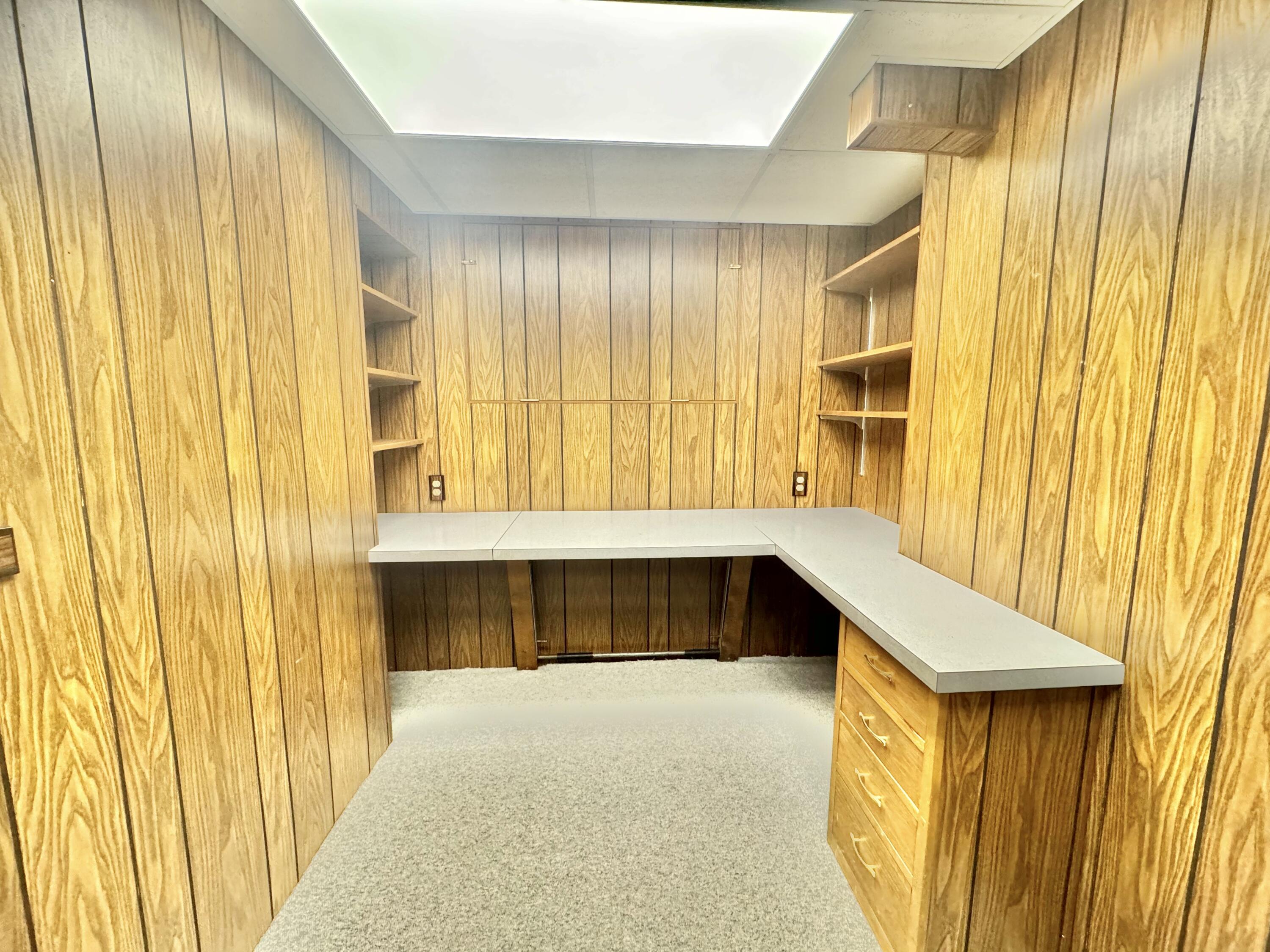 6920 SCHNEIDER Avenue