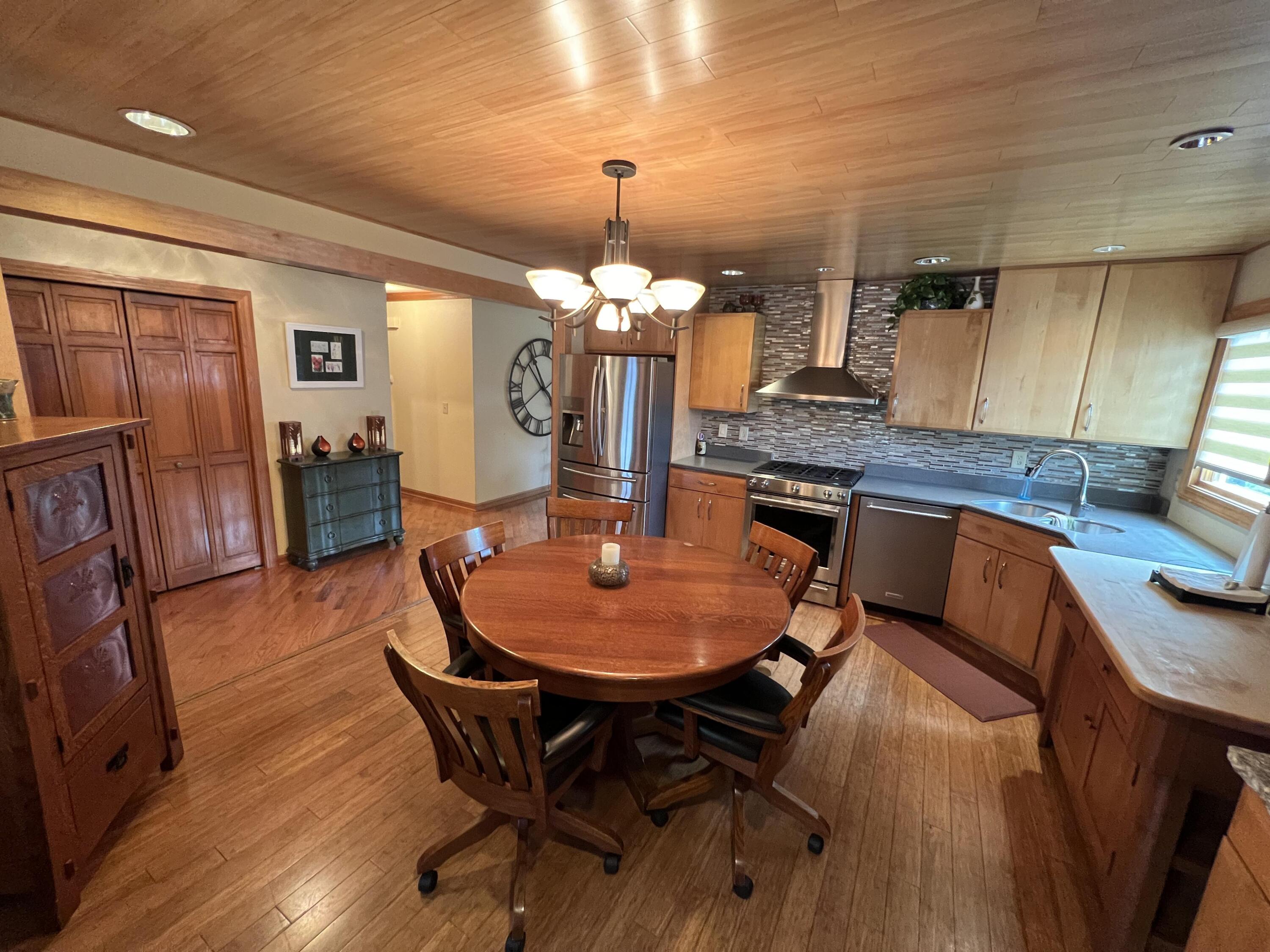 1576 Sunnyslope Drive