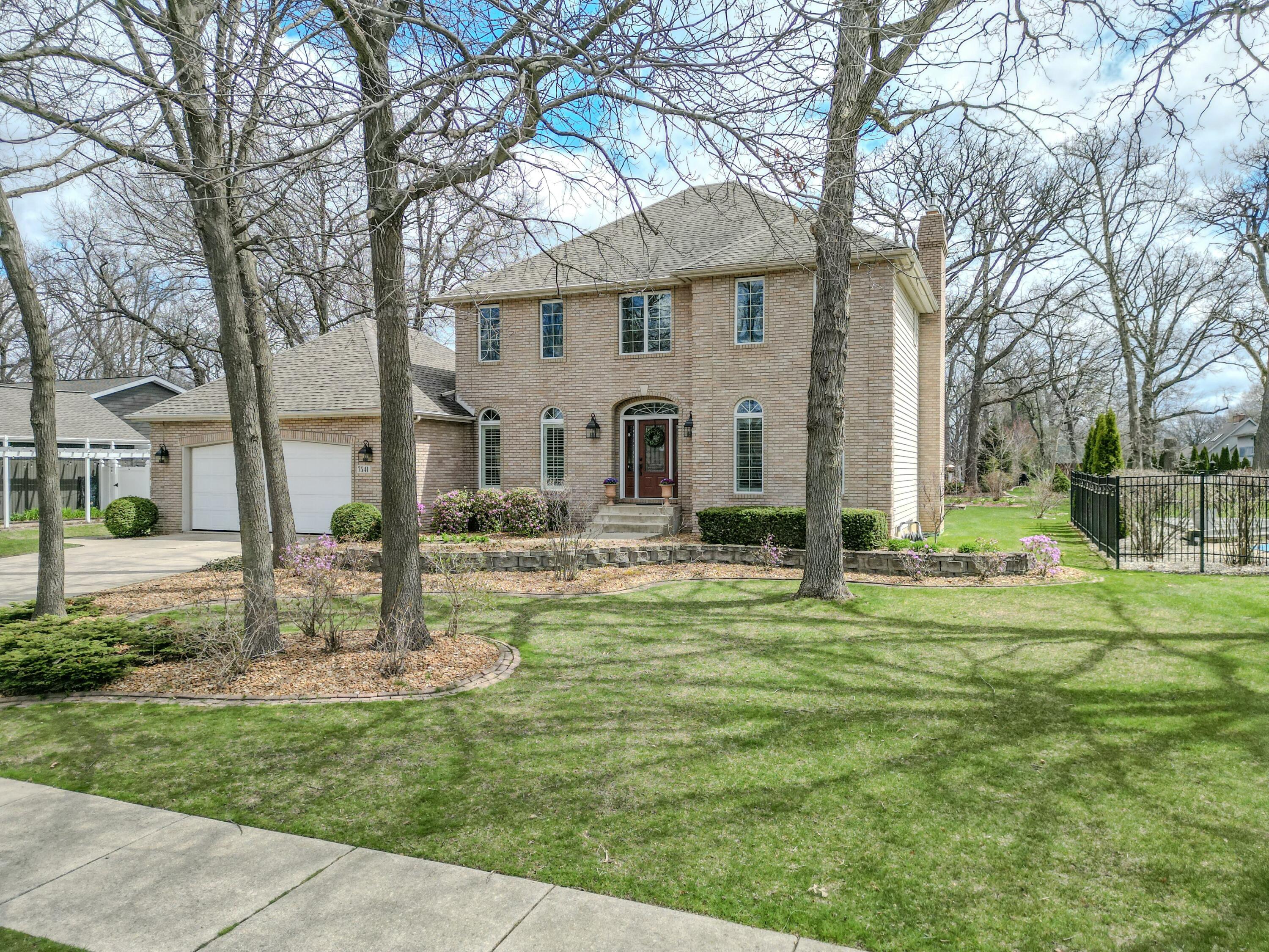7541 Foxwood Drive