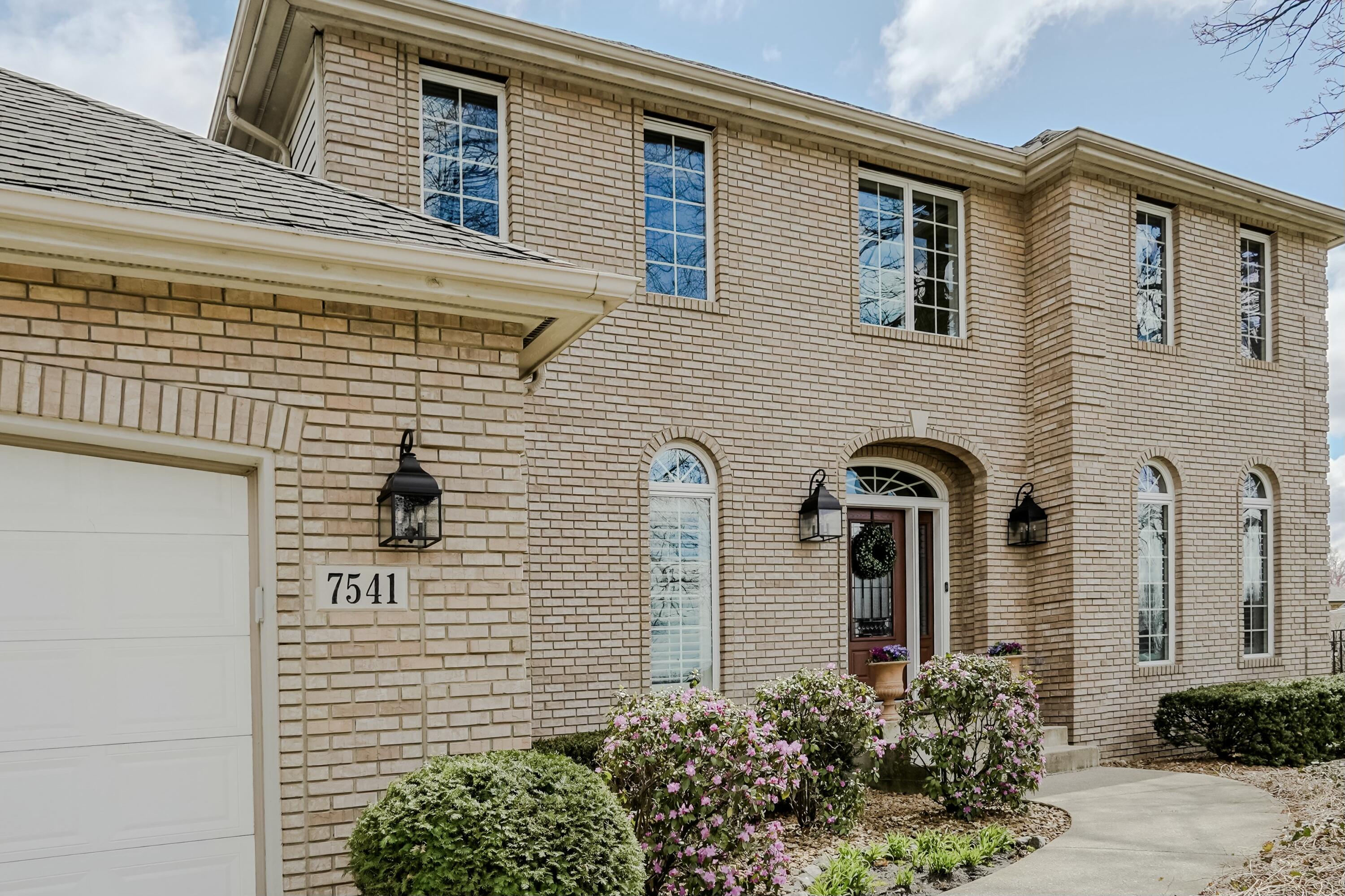 7541 Foxwood Drive
