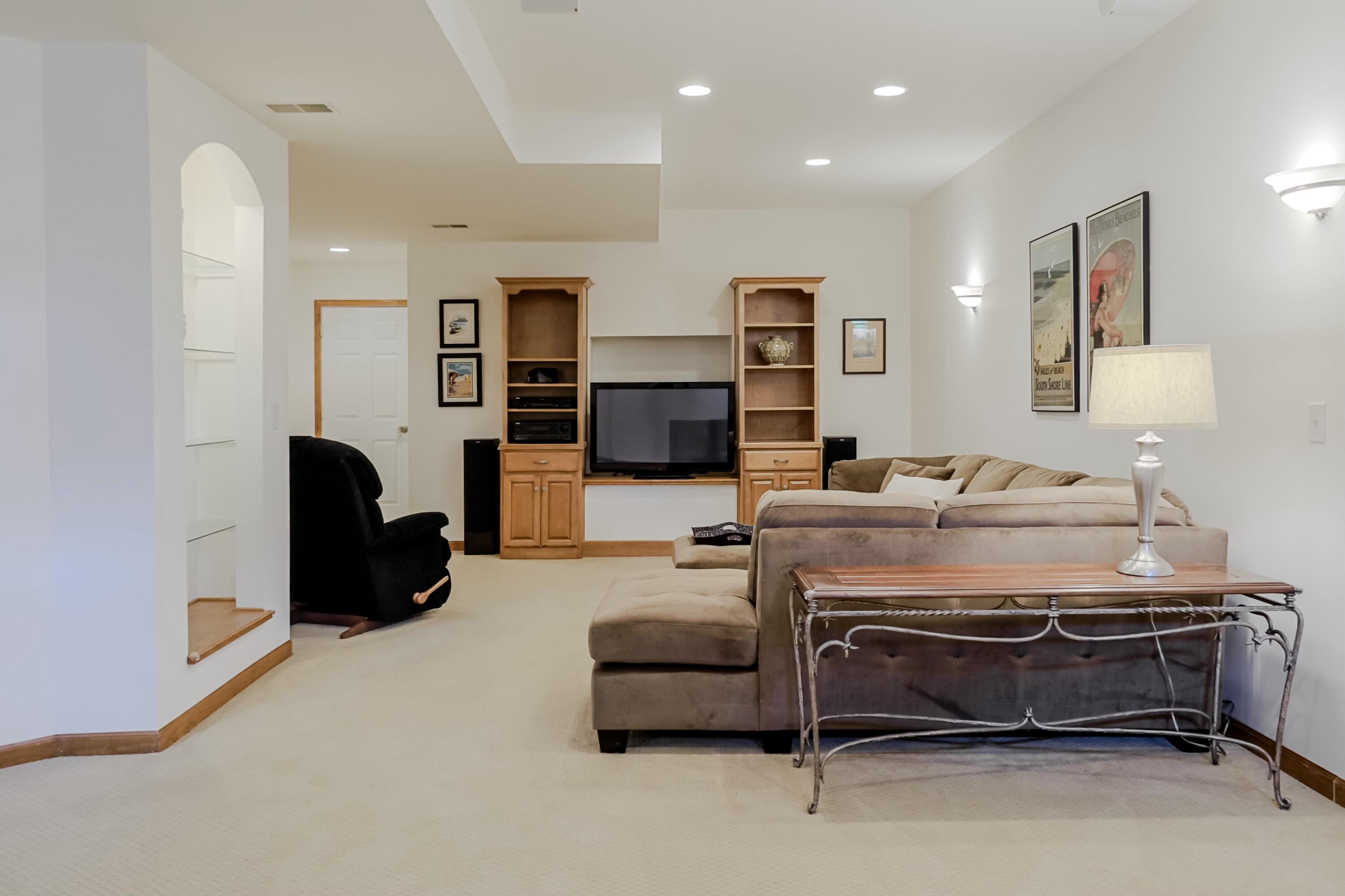 7541 Foxwood Drive