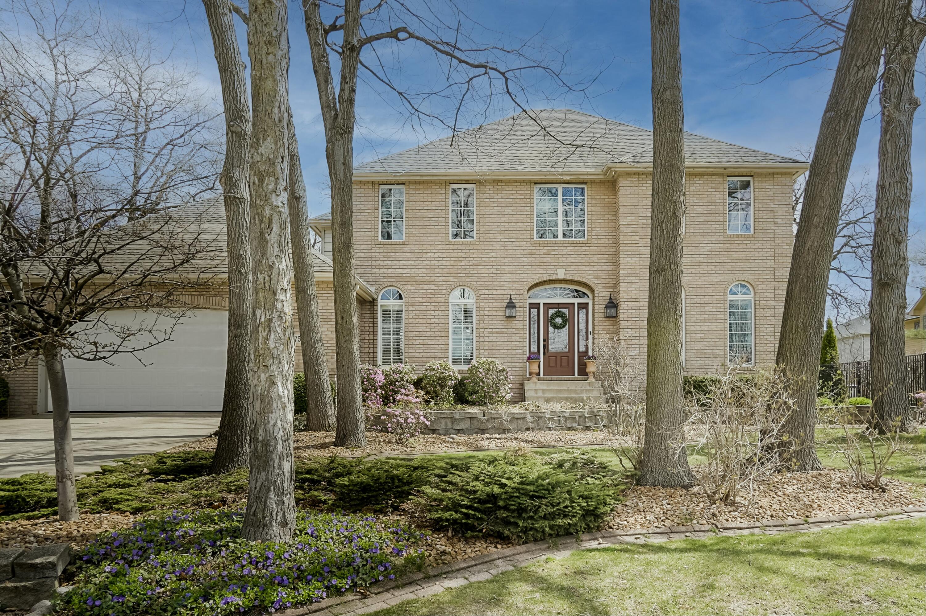 7541 Foxwood Drive