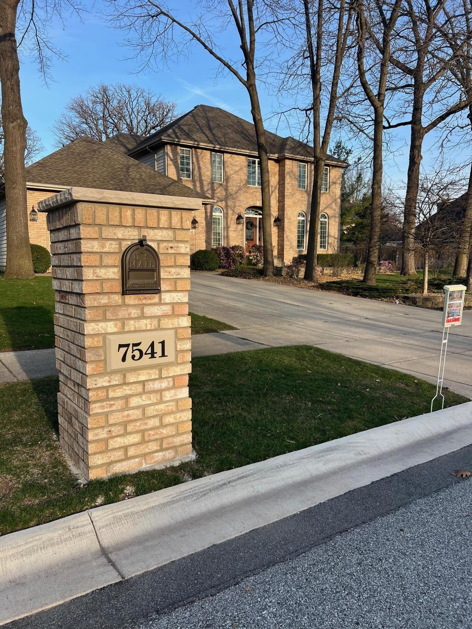 7541 Foxwood Drive