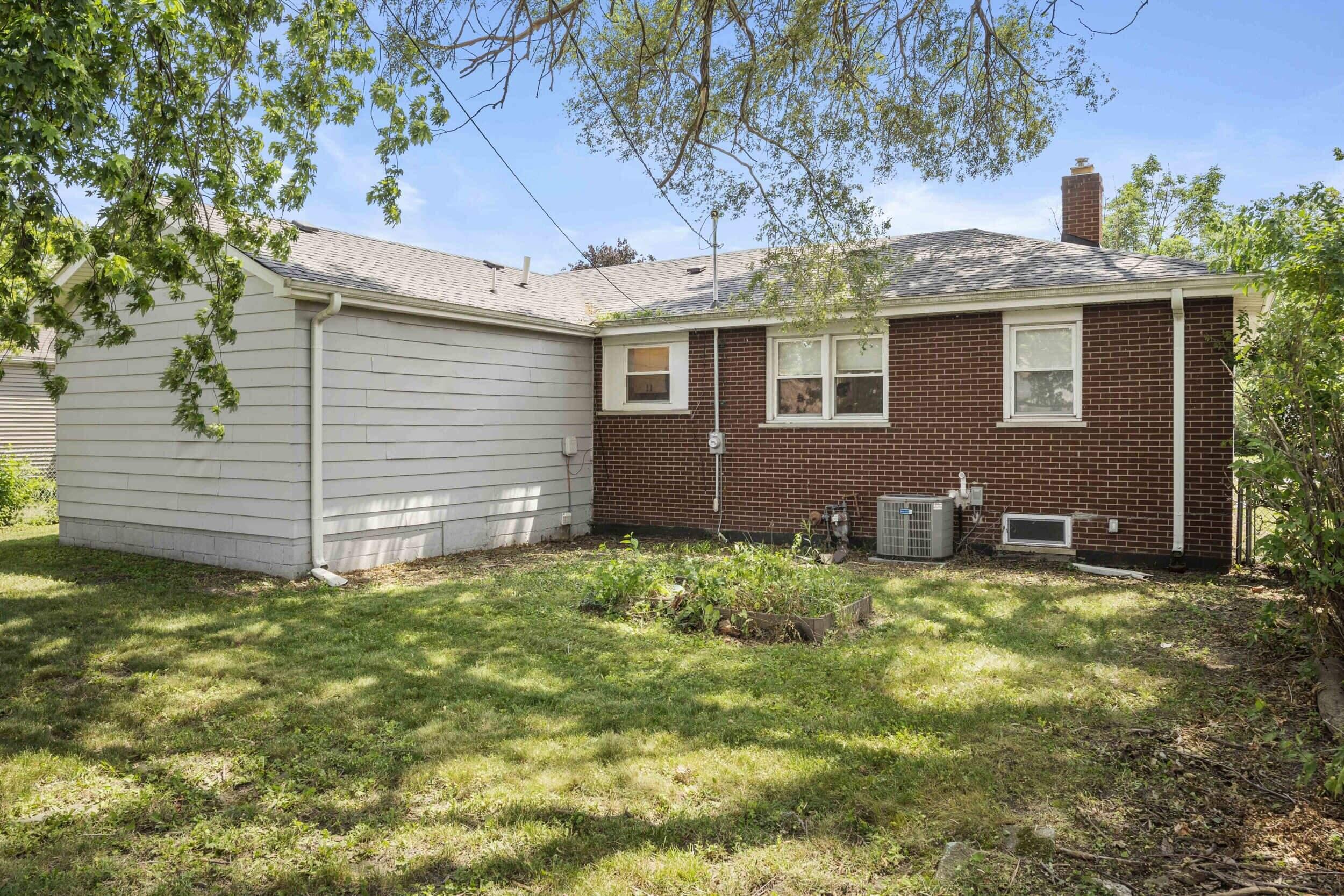 2819 Strong Street