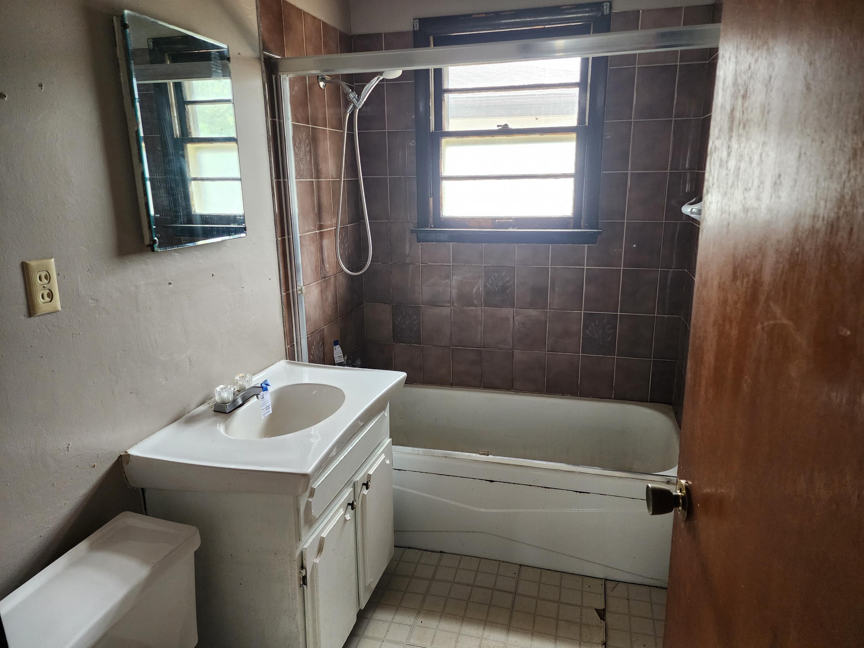 1630 Vine Court