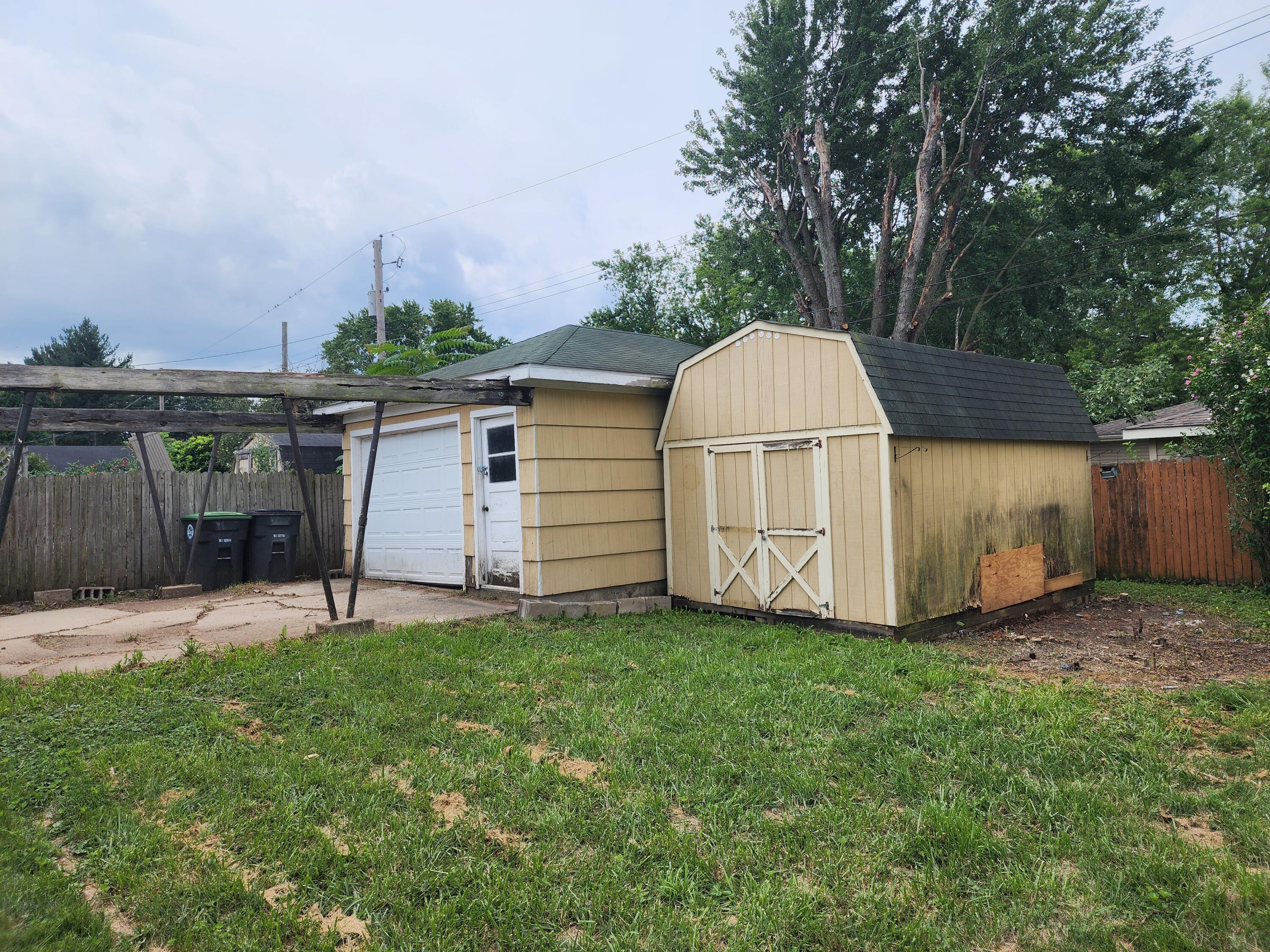 1630 Vine Court
