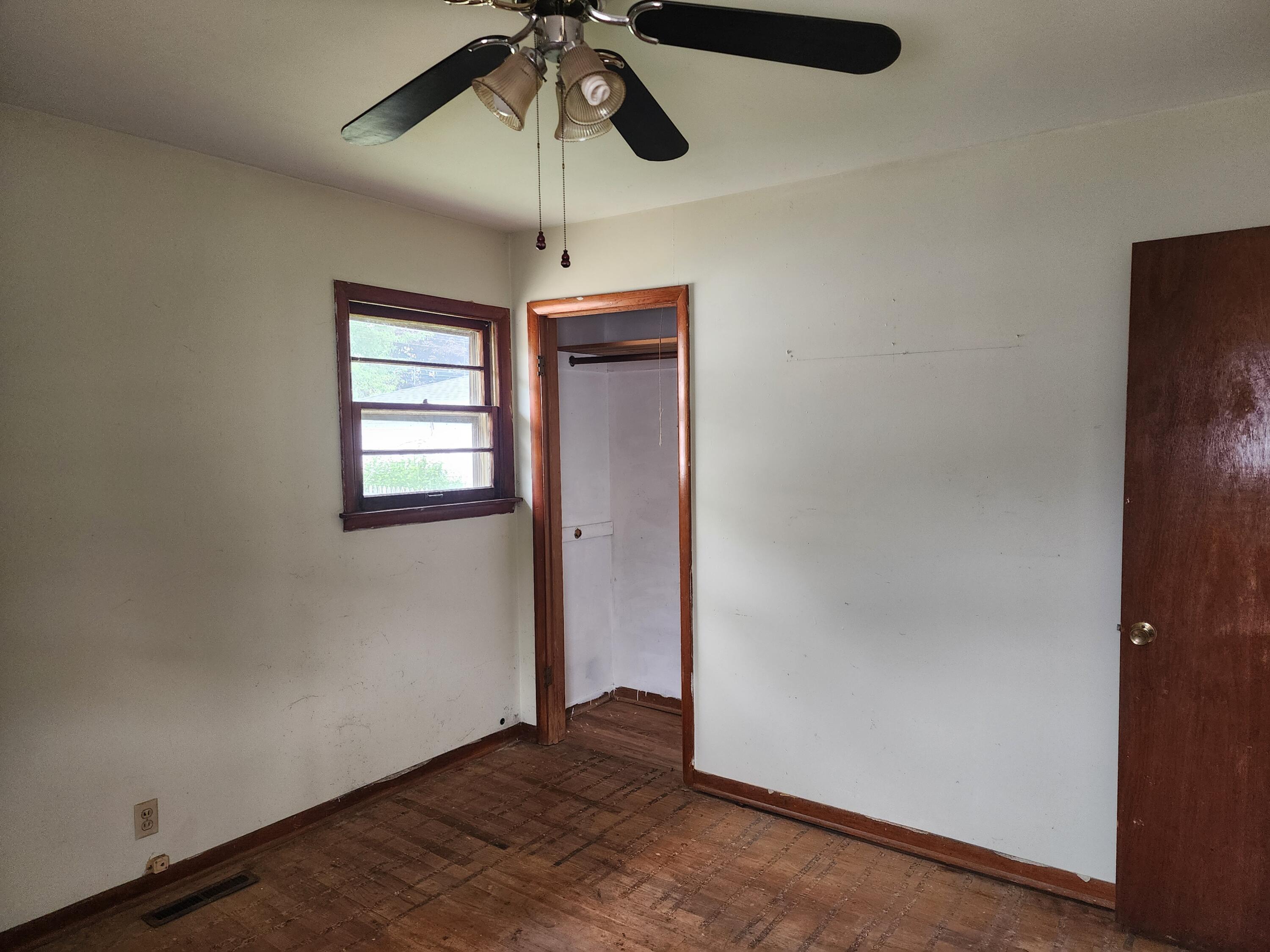 1630 Vine Court