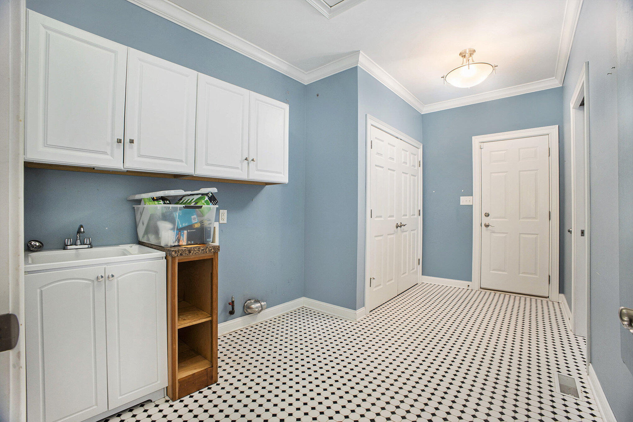 10198 California Street