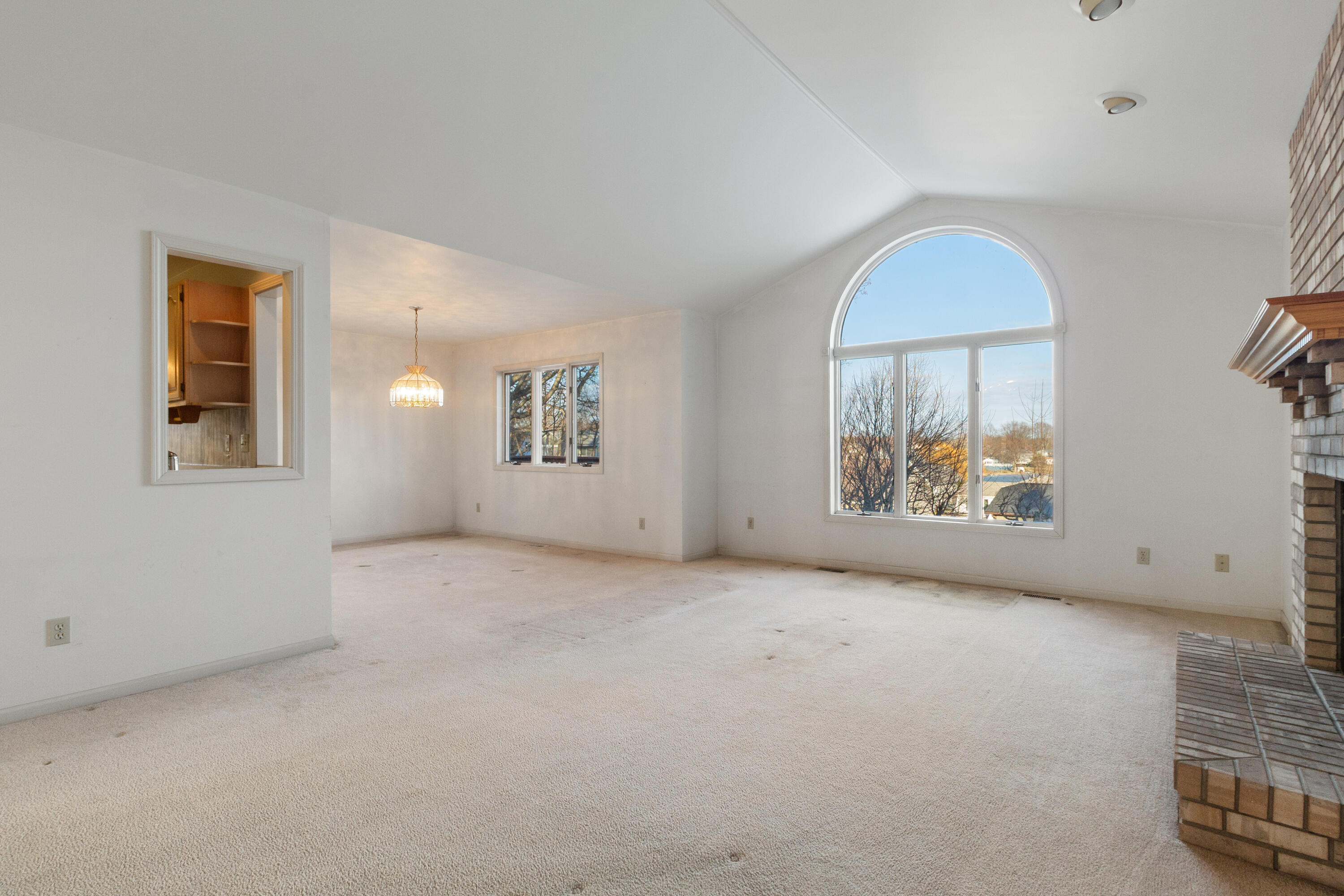 1128 Country Club Drive