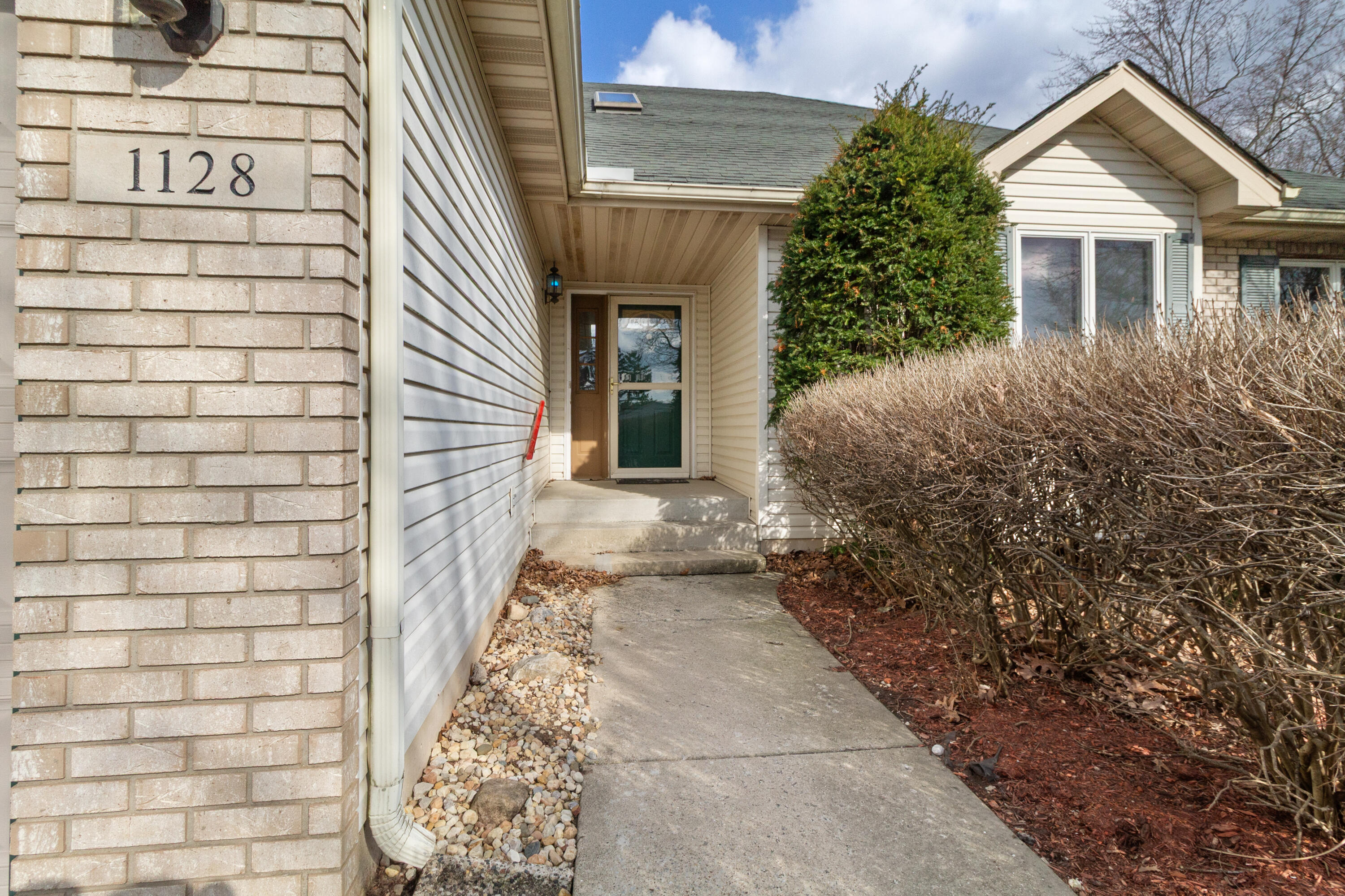 1128 Country Club Drive