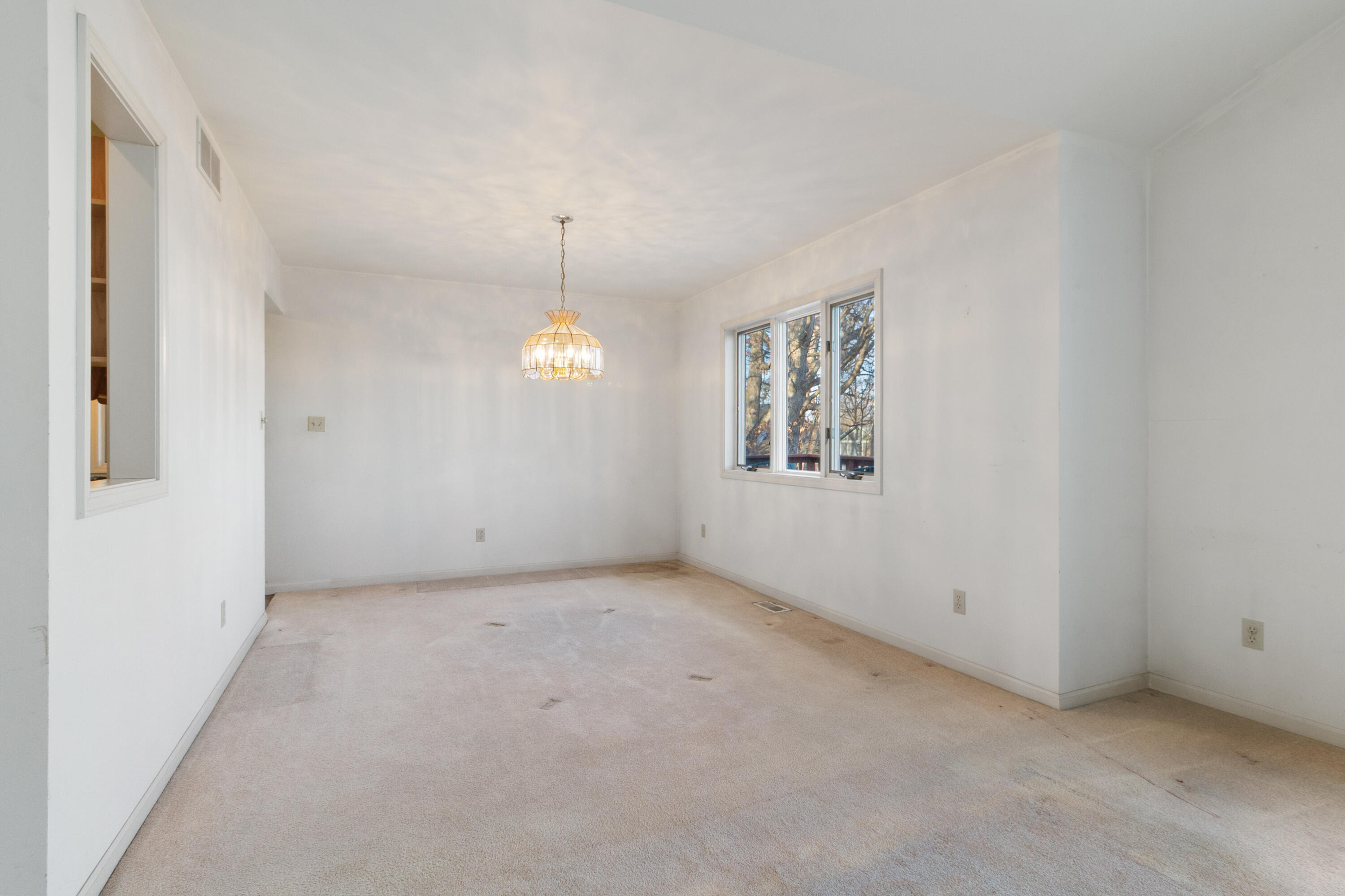 1128 Country Club Drive