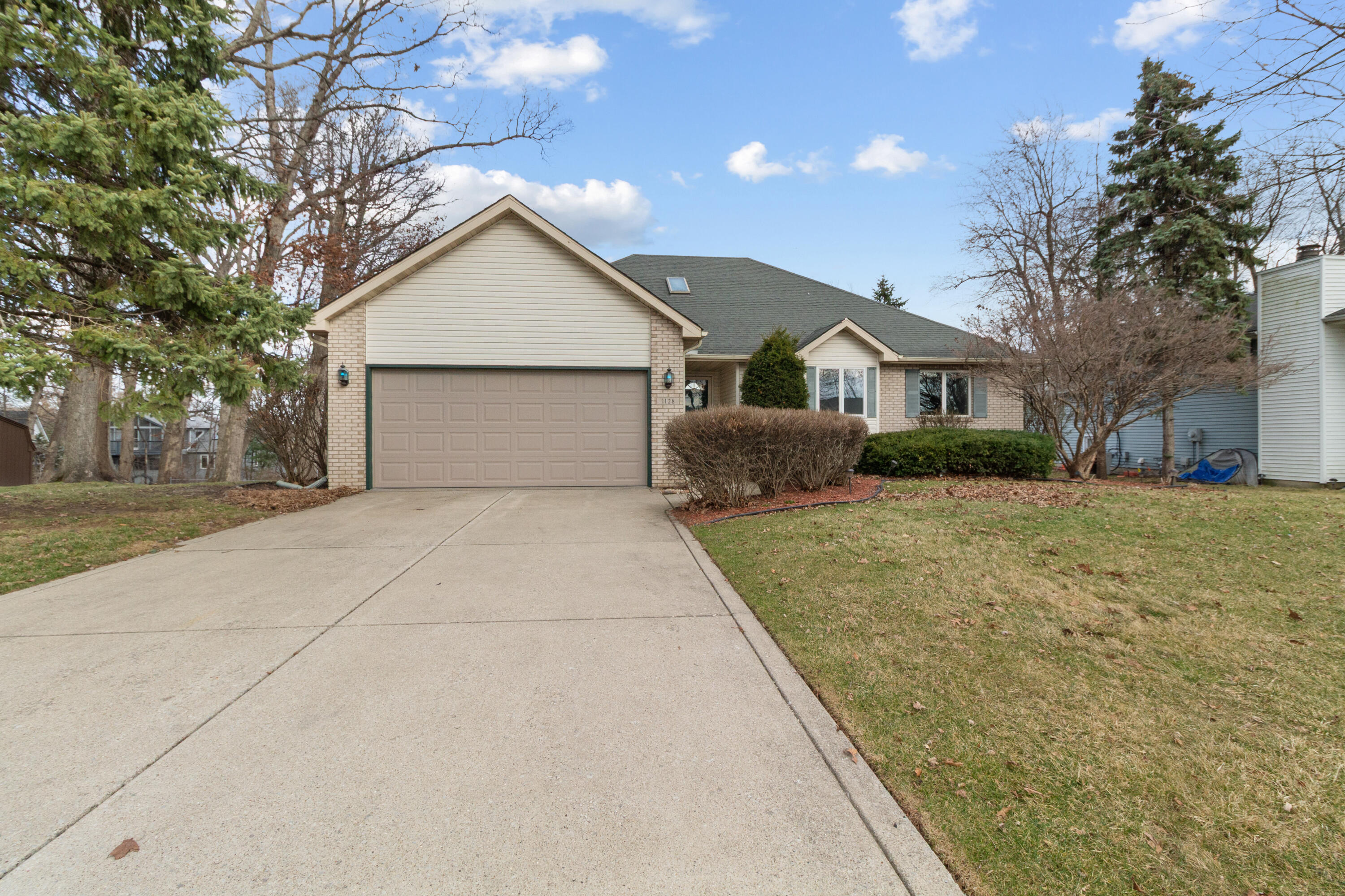 1128 Country Club Drive