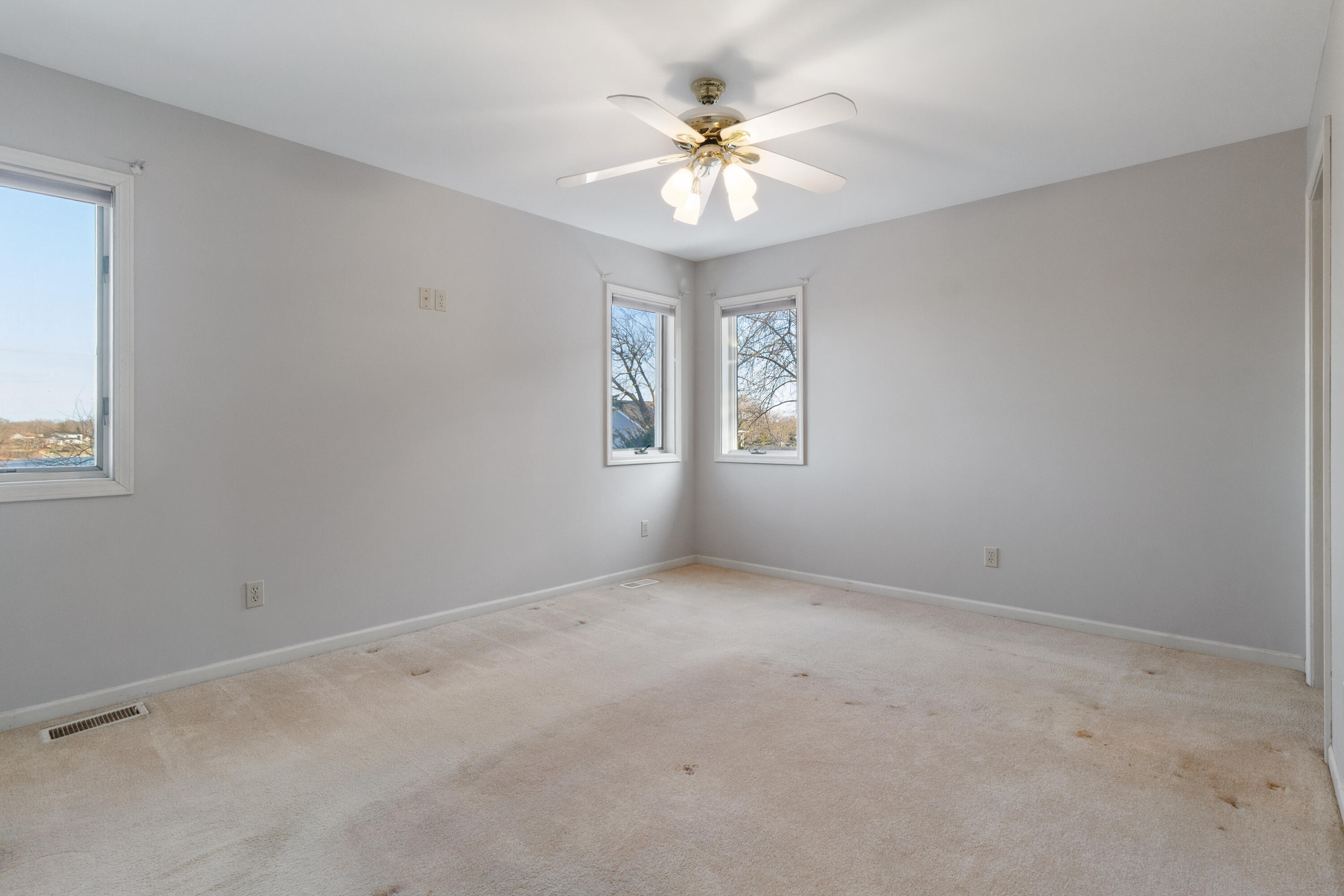 1128 Country Club Drive