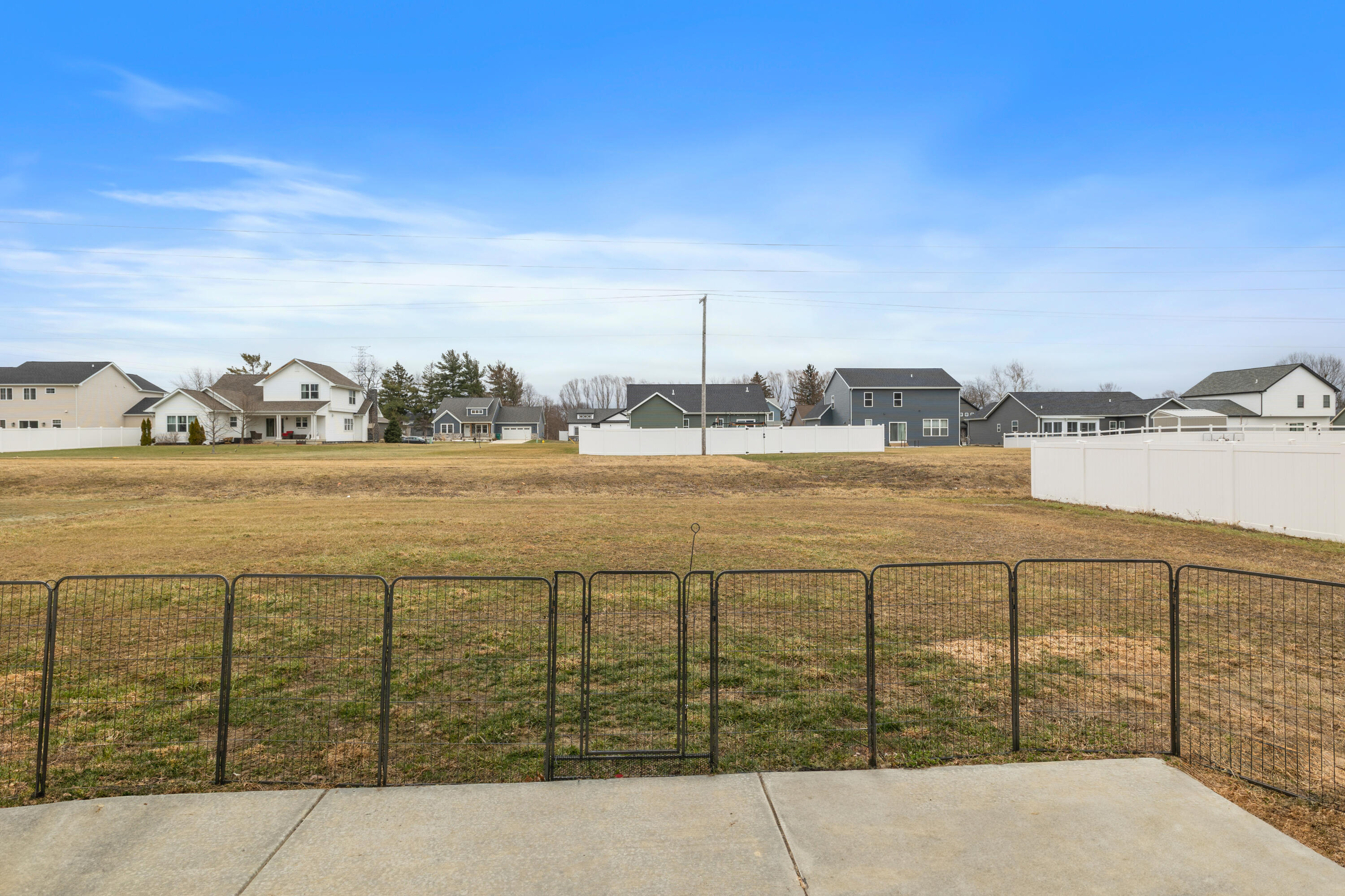 302 Holst Lane