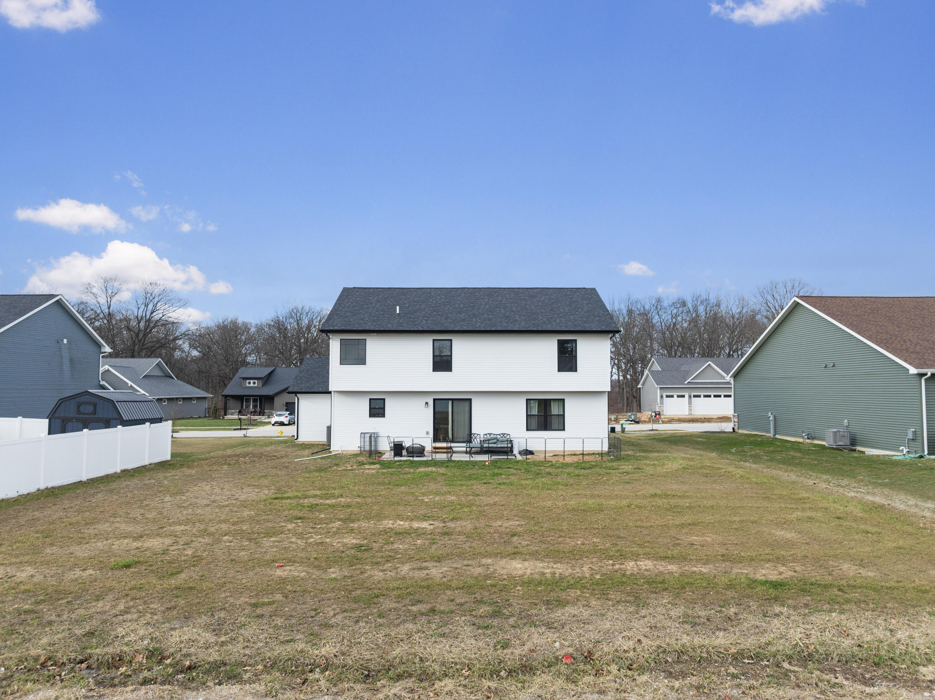 302 Holst Lane