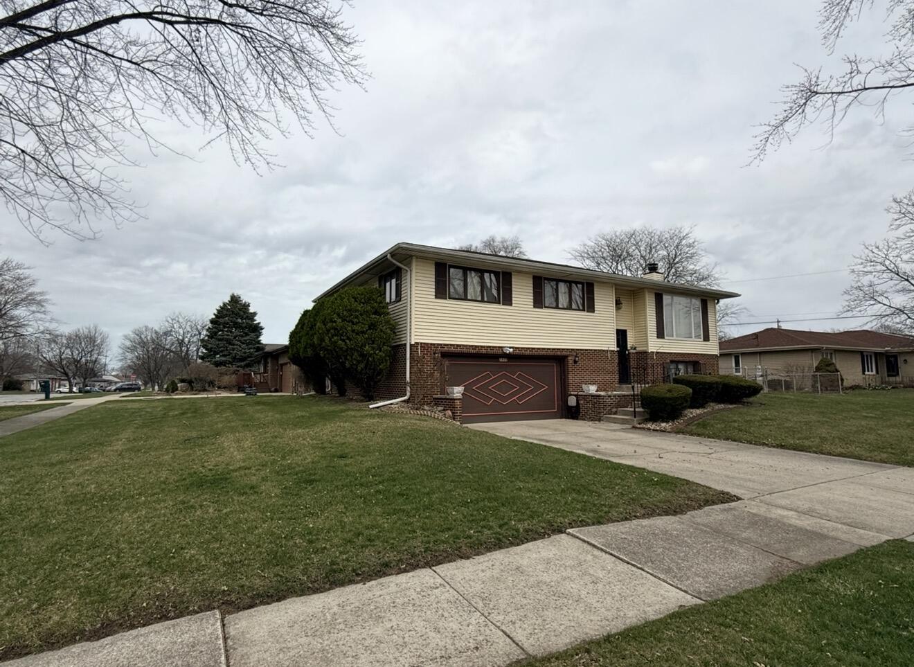 1810 W 95th Court