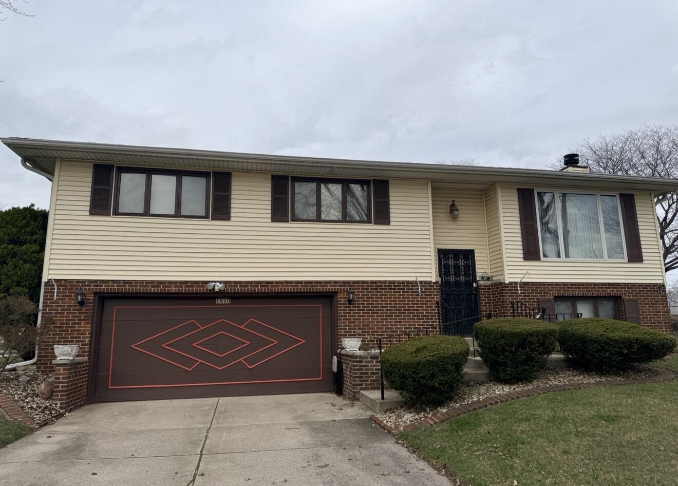 1810 W 95th Court