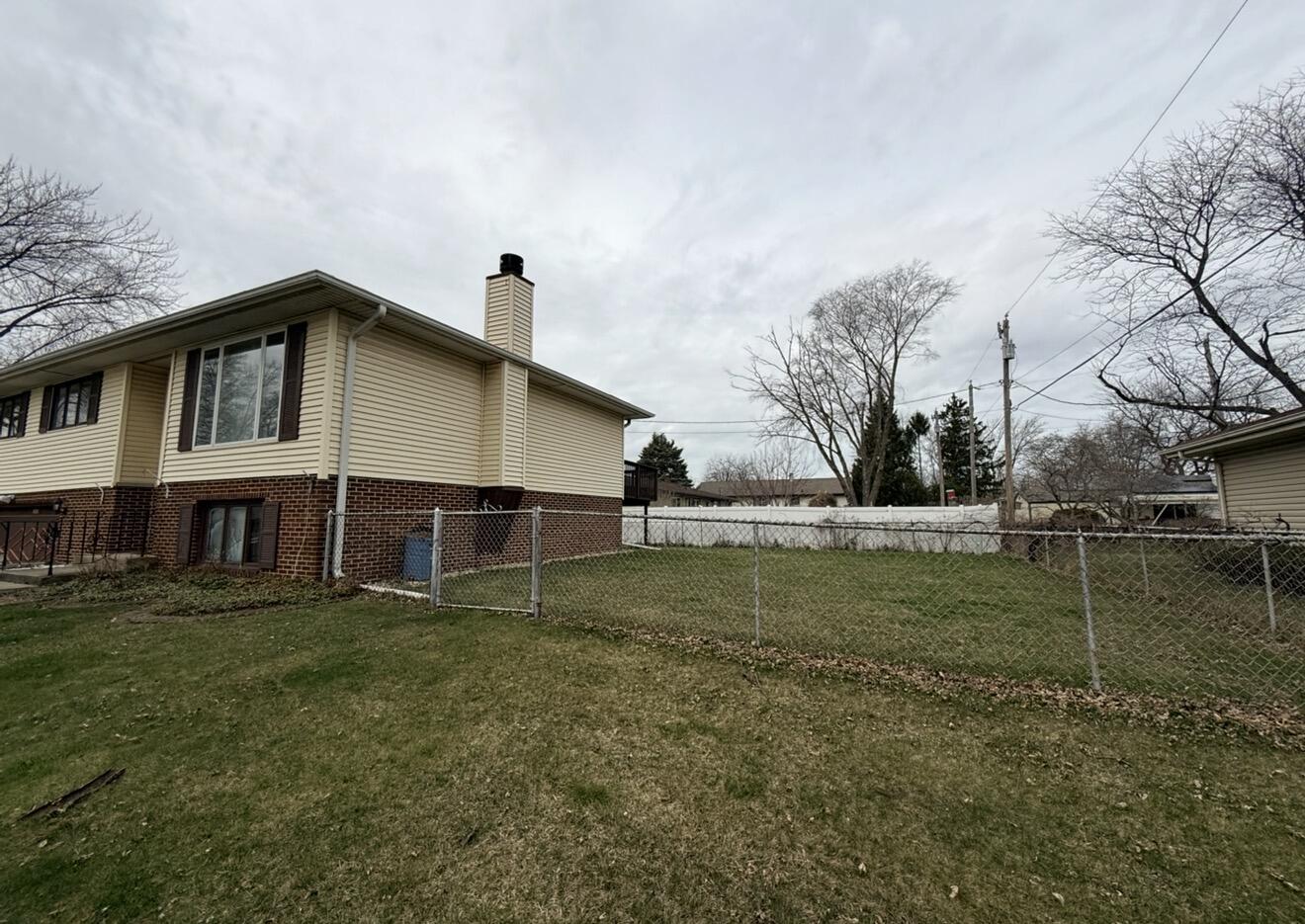 1810 W 95th Court