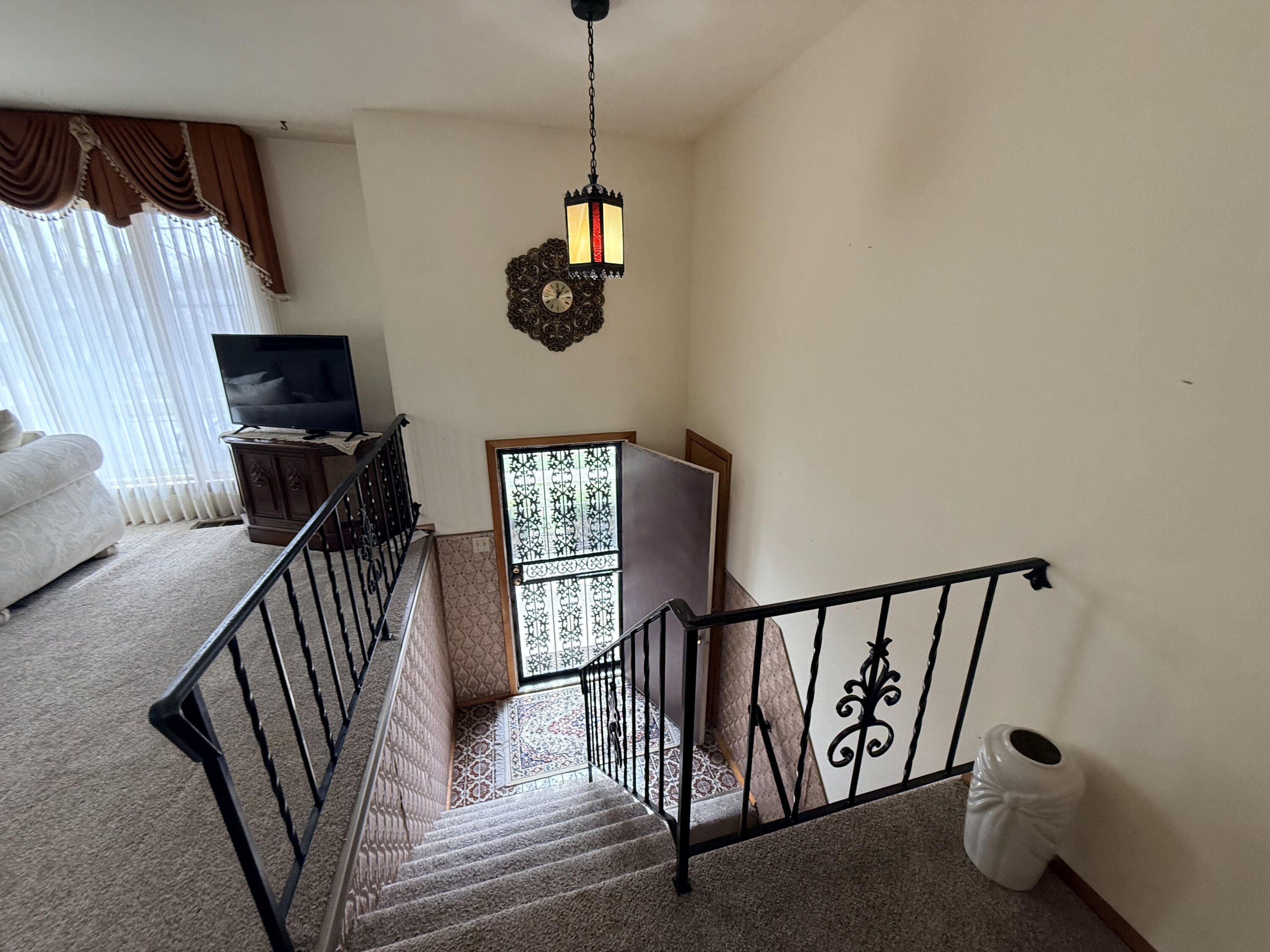 1810 W 95th Court