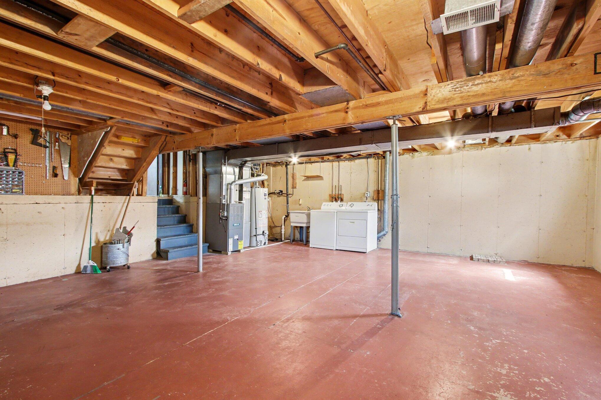 1379 Leeward Road