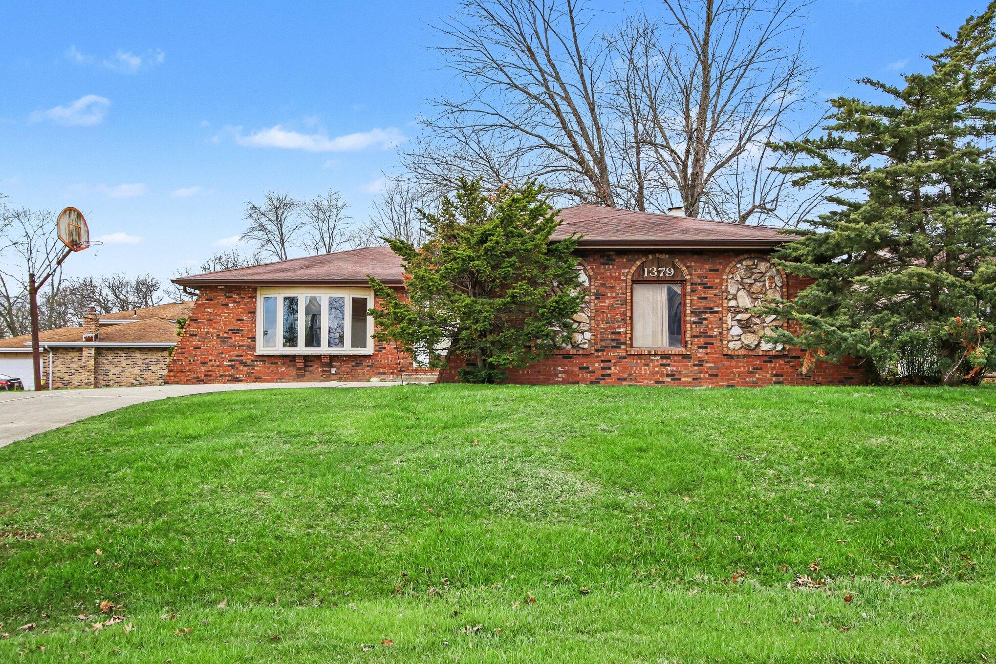 1379 Leeward Road