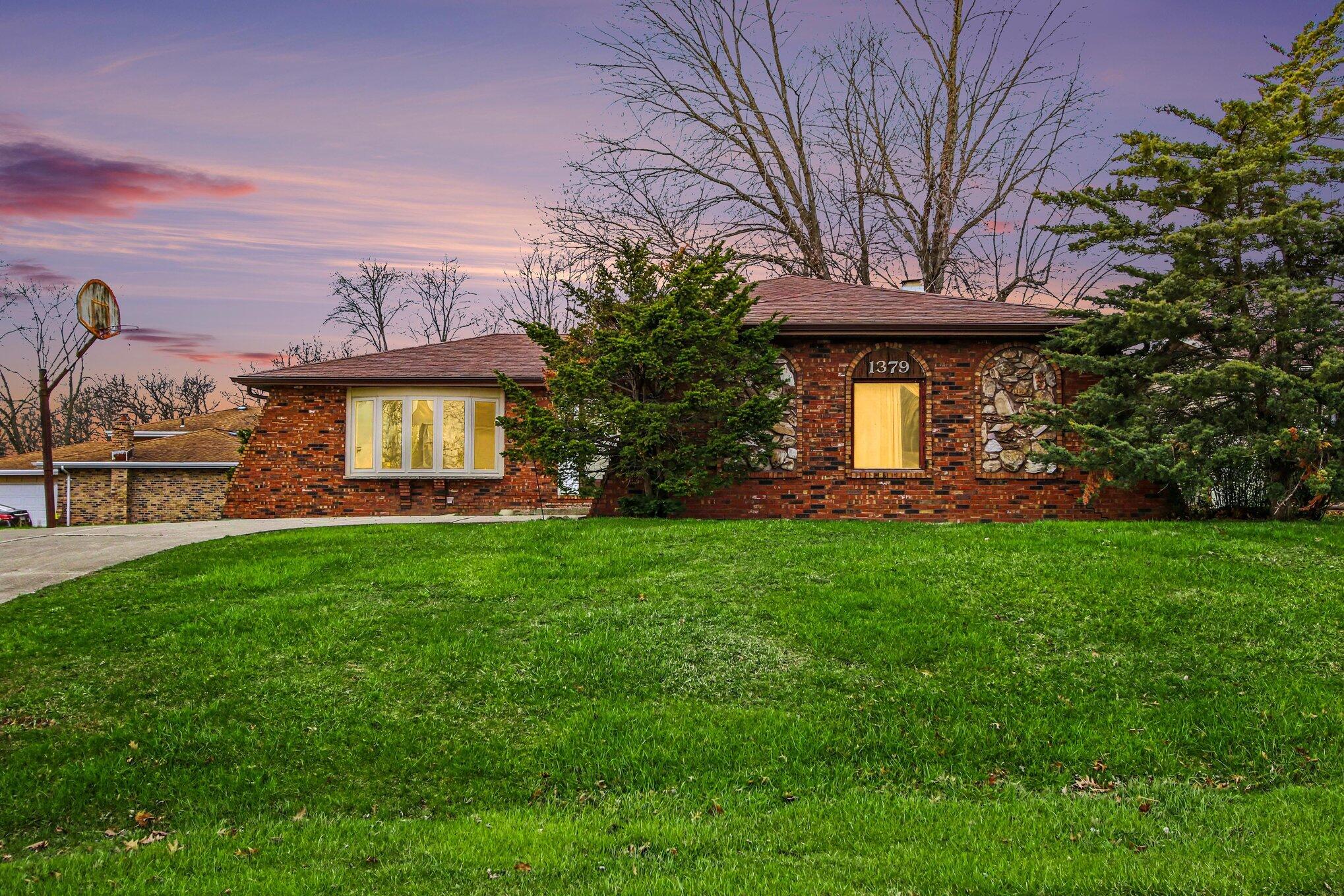 1379 Leeward Road