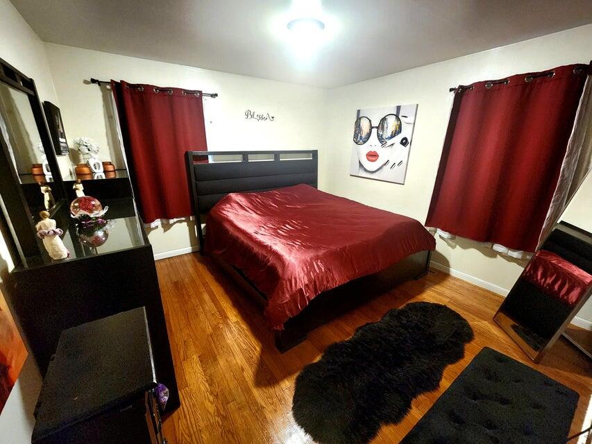 7509 Broadway