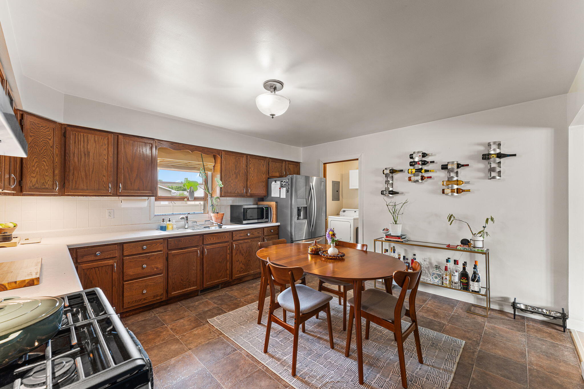 5215 Woodbridge Avenue