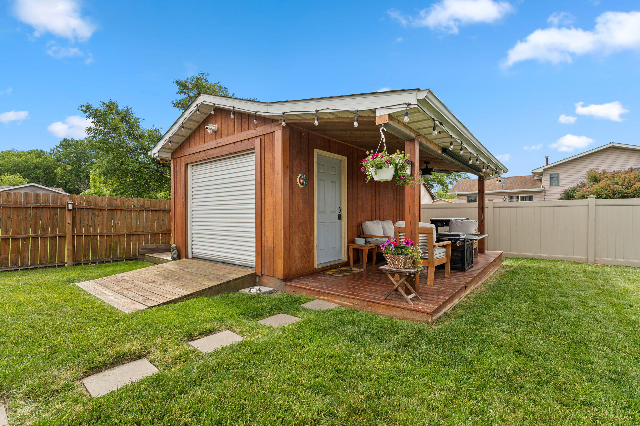 5215 Woodbridge Avenue