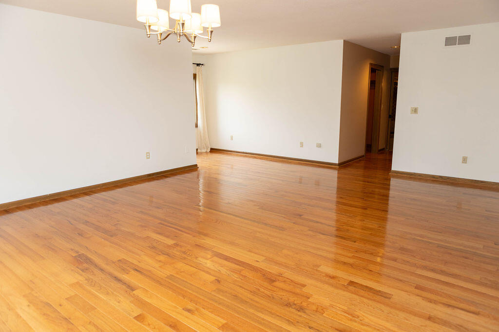 5788 E 105th