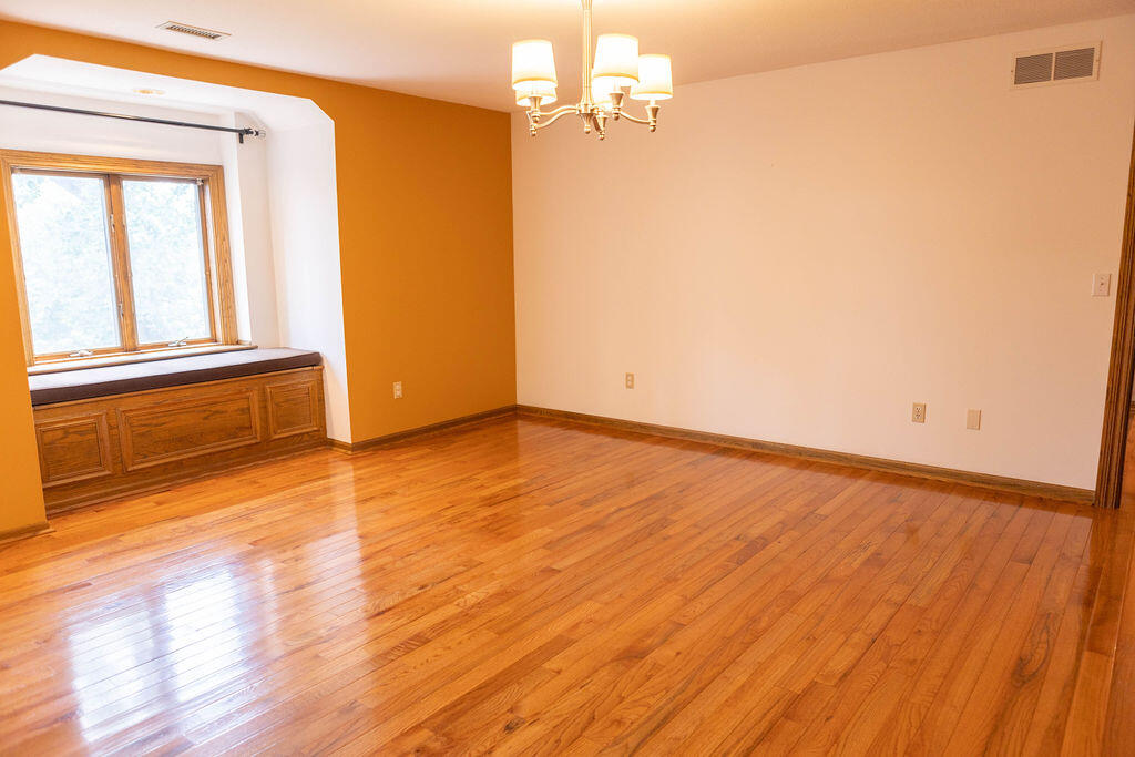 5788 E 105th