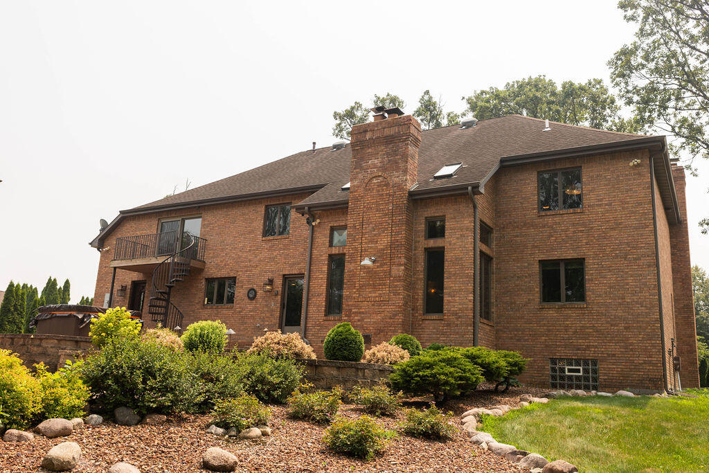 5788 E 105th