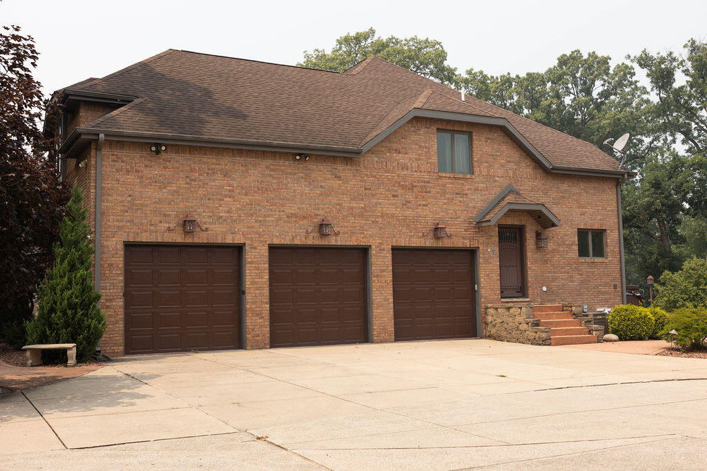 5788 E 105th
