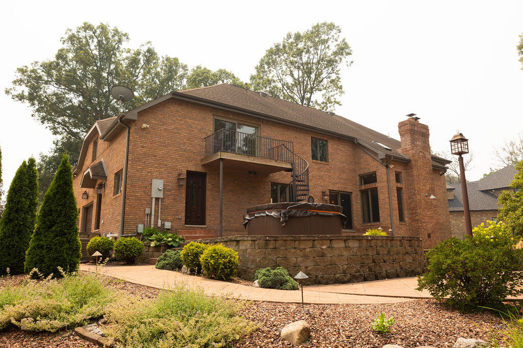 5788 E 105th