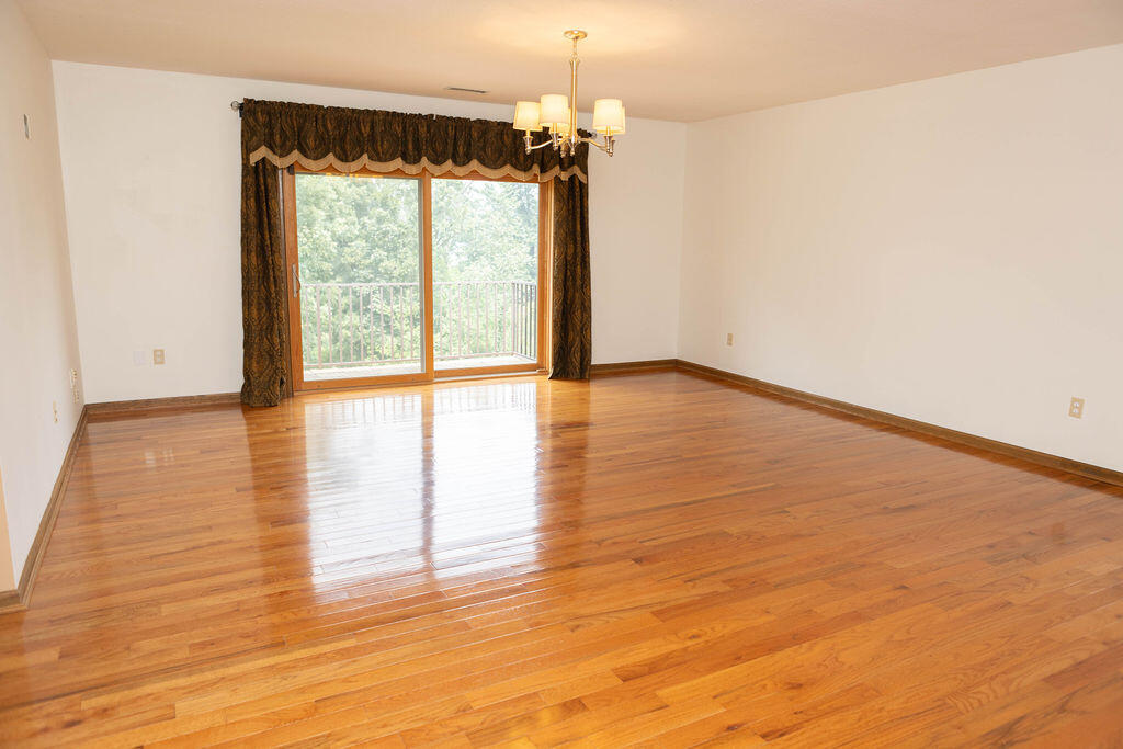 5788 E 105th