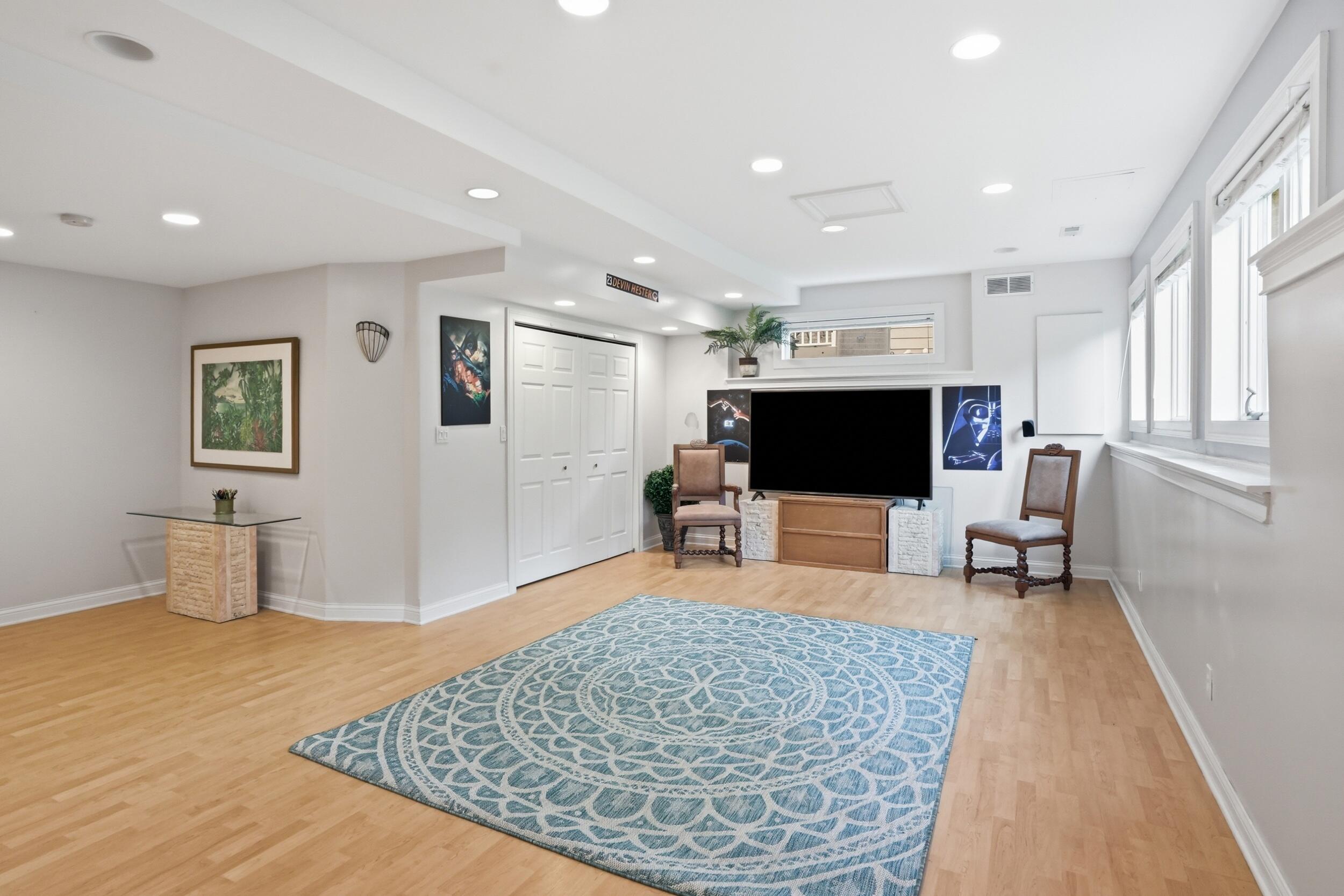 10629 Erie Drive