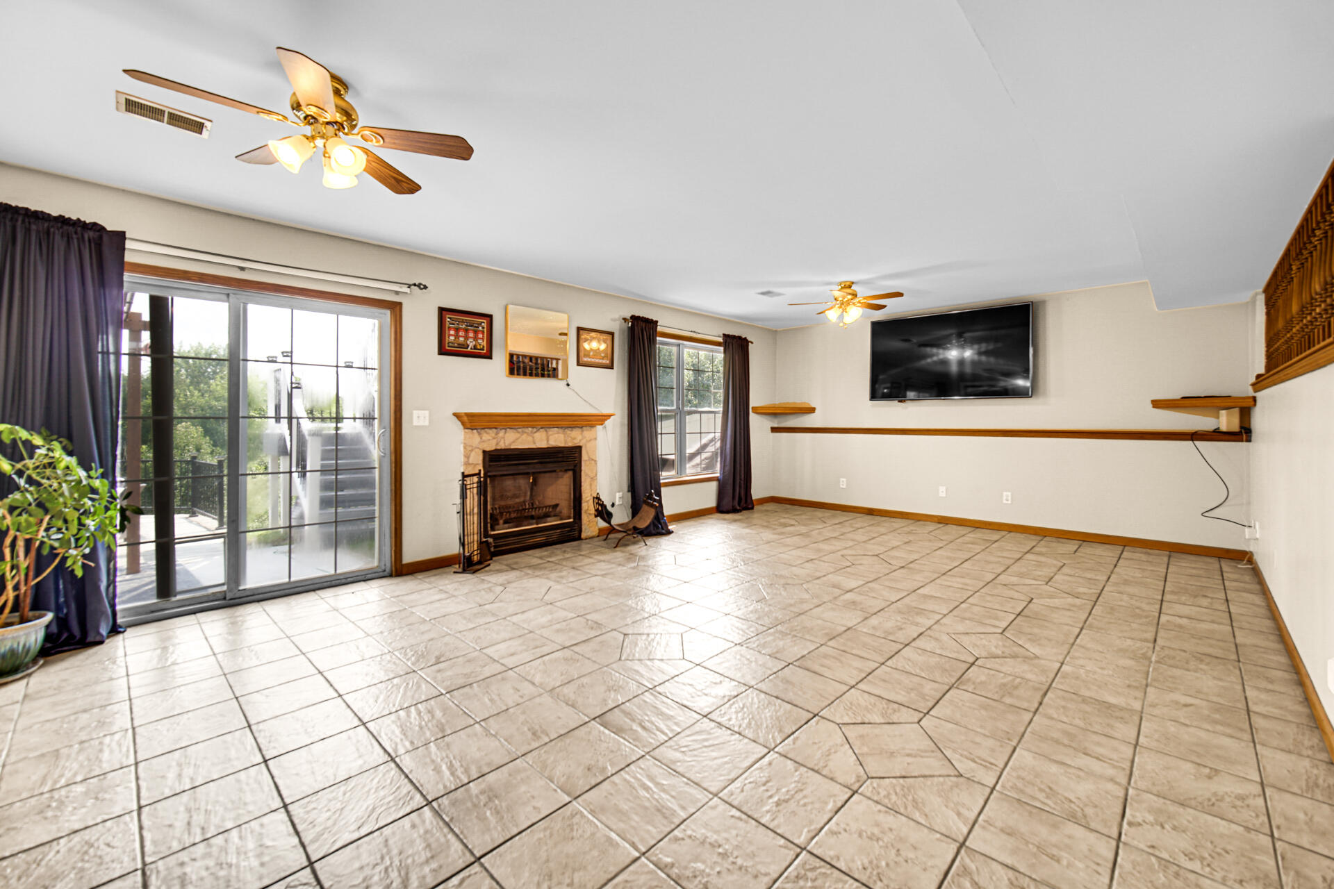 8735 E 124th Place