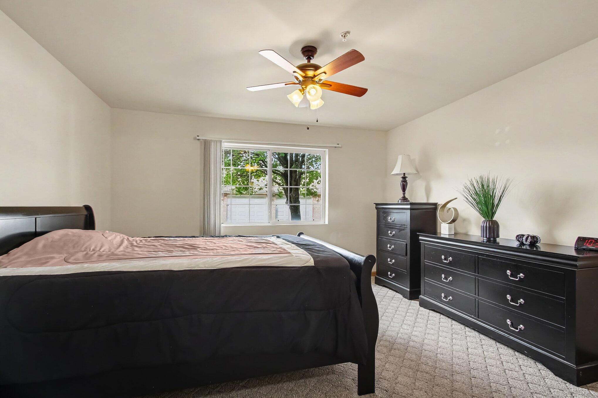 2039 W 75th Place Unit: 15