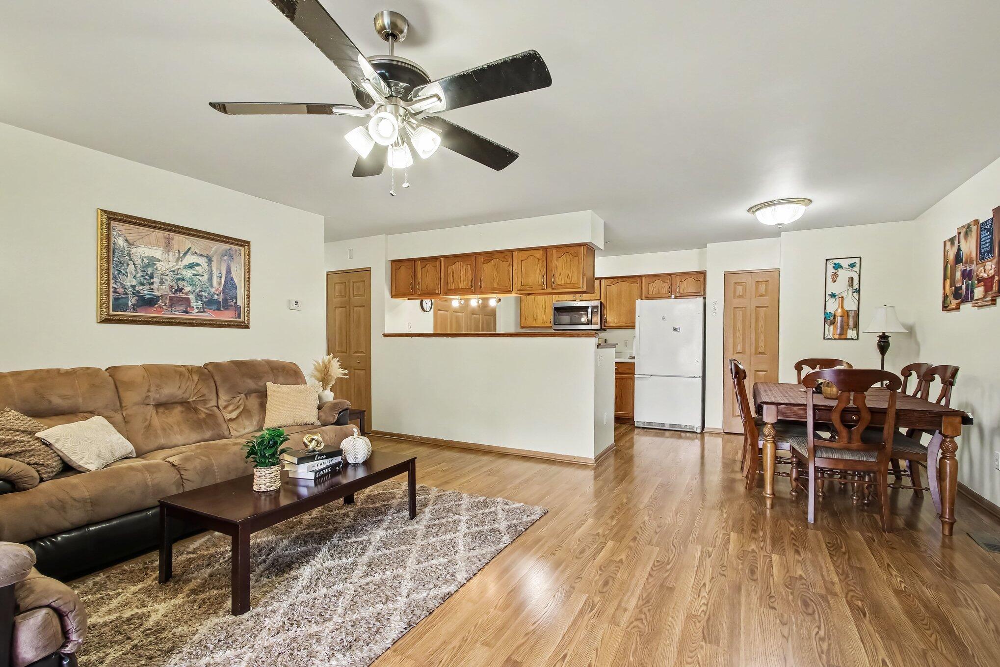 2039 W 75th Place Unit: 15